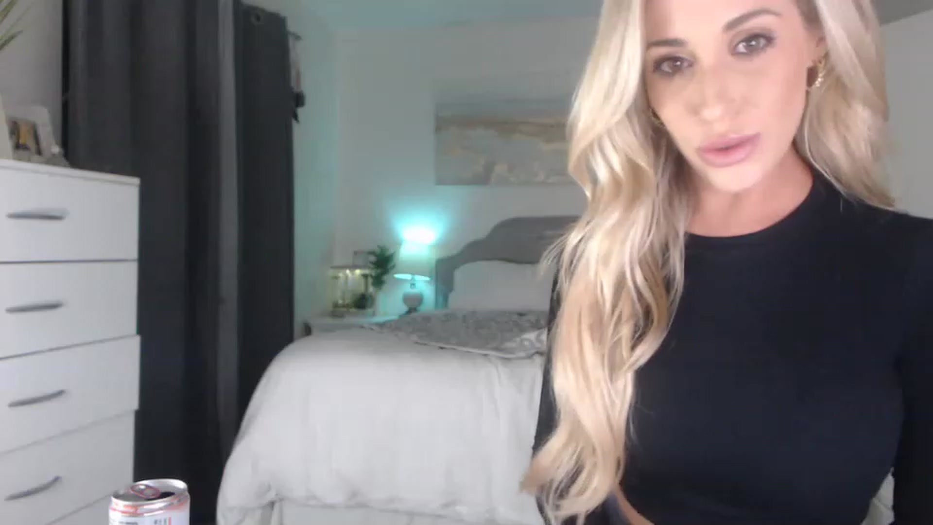 Gallery image thumbnail from Queen_bambii's myfreecams stream on, 05/06/2023, 08:58 image 7 of 20