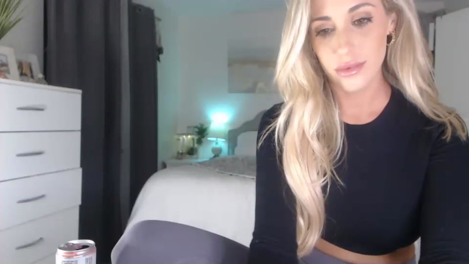 Gallery image thumbnail from Queen_bambii's myfreecams stream on, 05/06/2023, 08:58 image 10 of 20