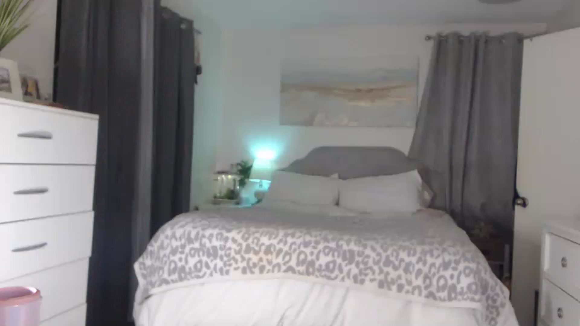 Gallery image thumbnail from Queen_bambii's myfreecams stream on, 05/10/2023, 07:30 image 15 of 20