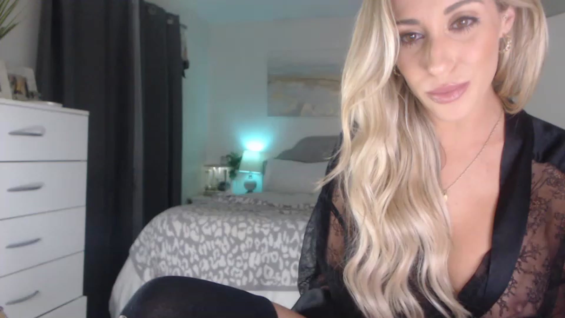 Gallery image thumbnail from Queen_bambii's myfreecams stream on, 05/16/2023, 07:59 image 1 of 20