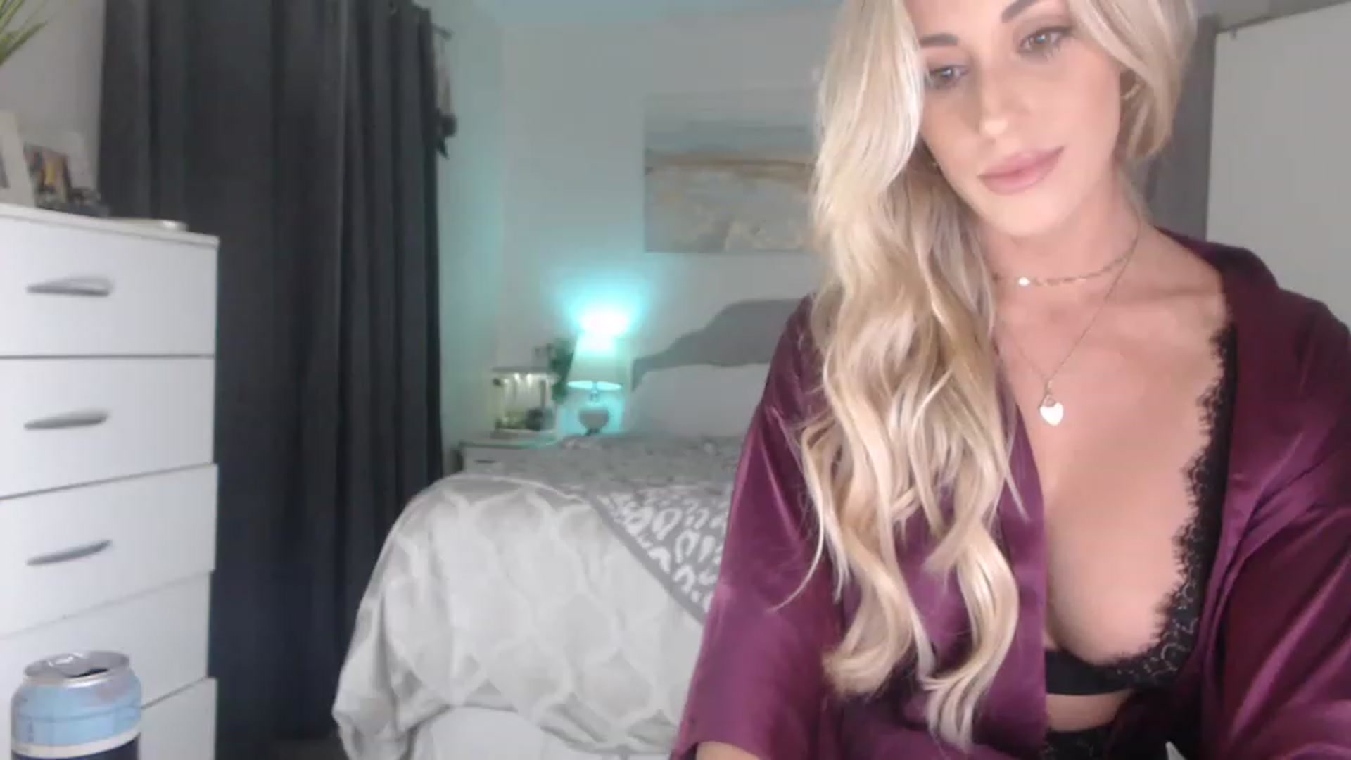 Gallery image thumbnail from Queen_bambii's myfreecams stream on, 05/20/2023, 05:35 image 6 of 20