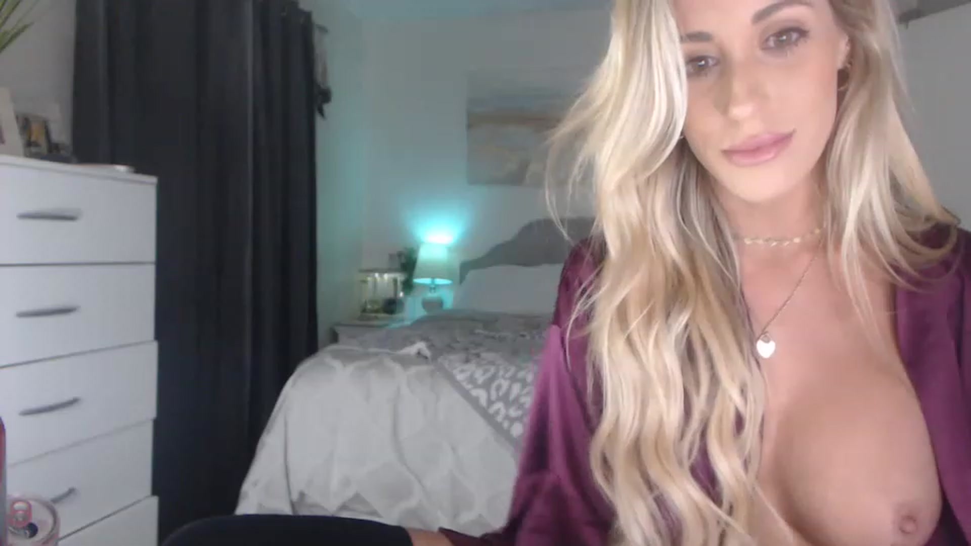 Gallery image thumbnail from Queen_bambii's myfreecams stream on, 05/20/2023, 06:54 image 12 of 20