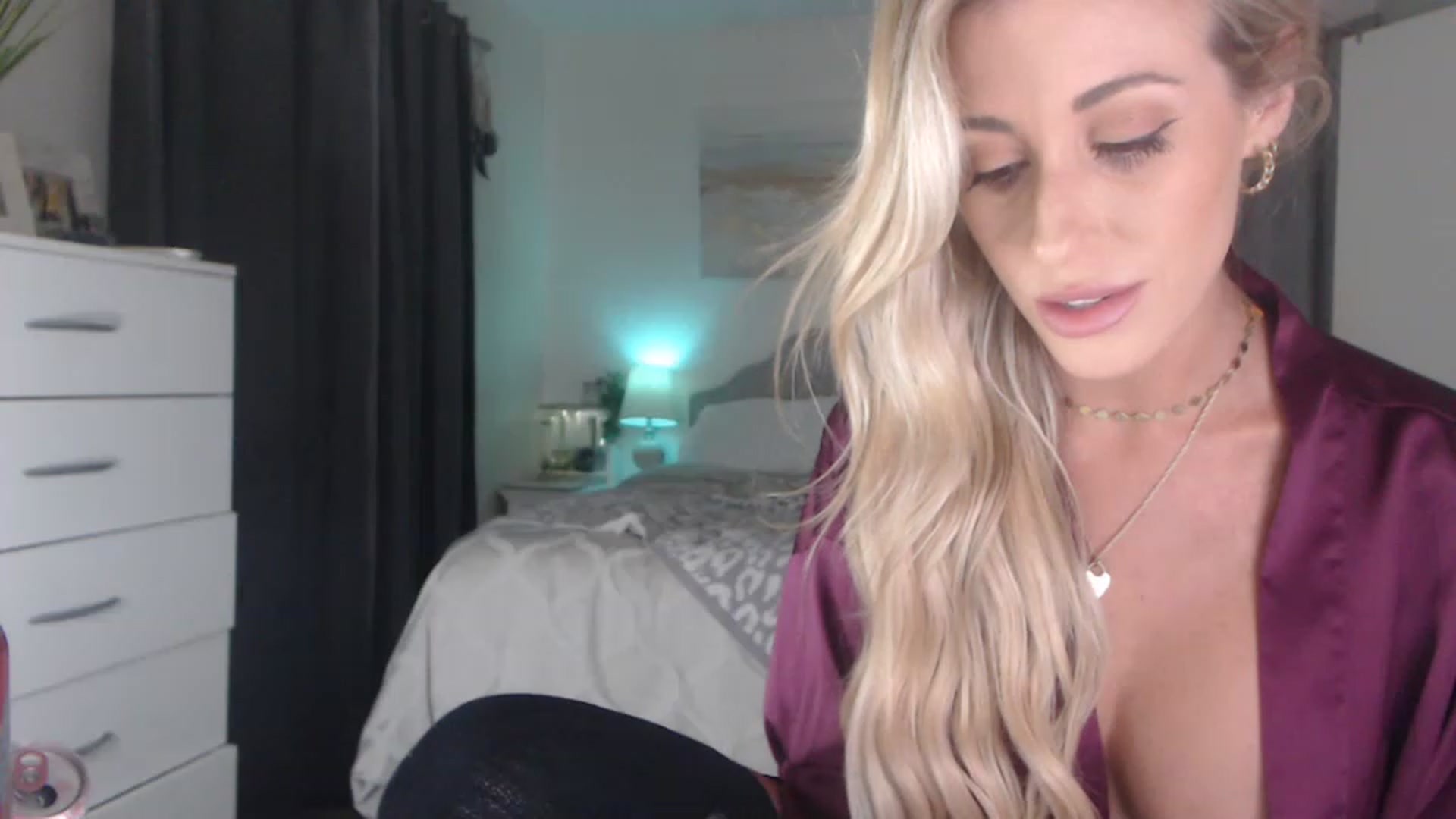 Gallery image thumbnail from Queen_bambii's myfreecams stream on, 05/20/2023, 06:54 image 13 of 20