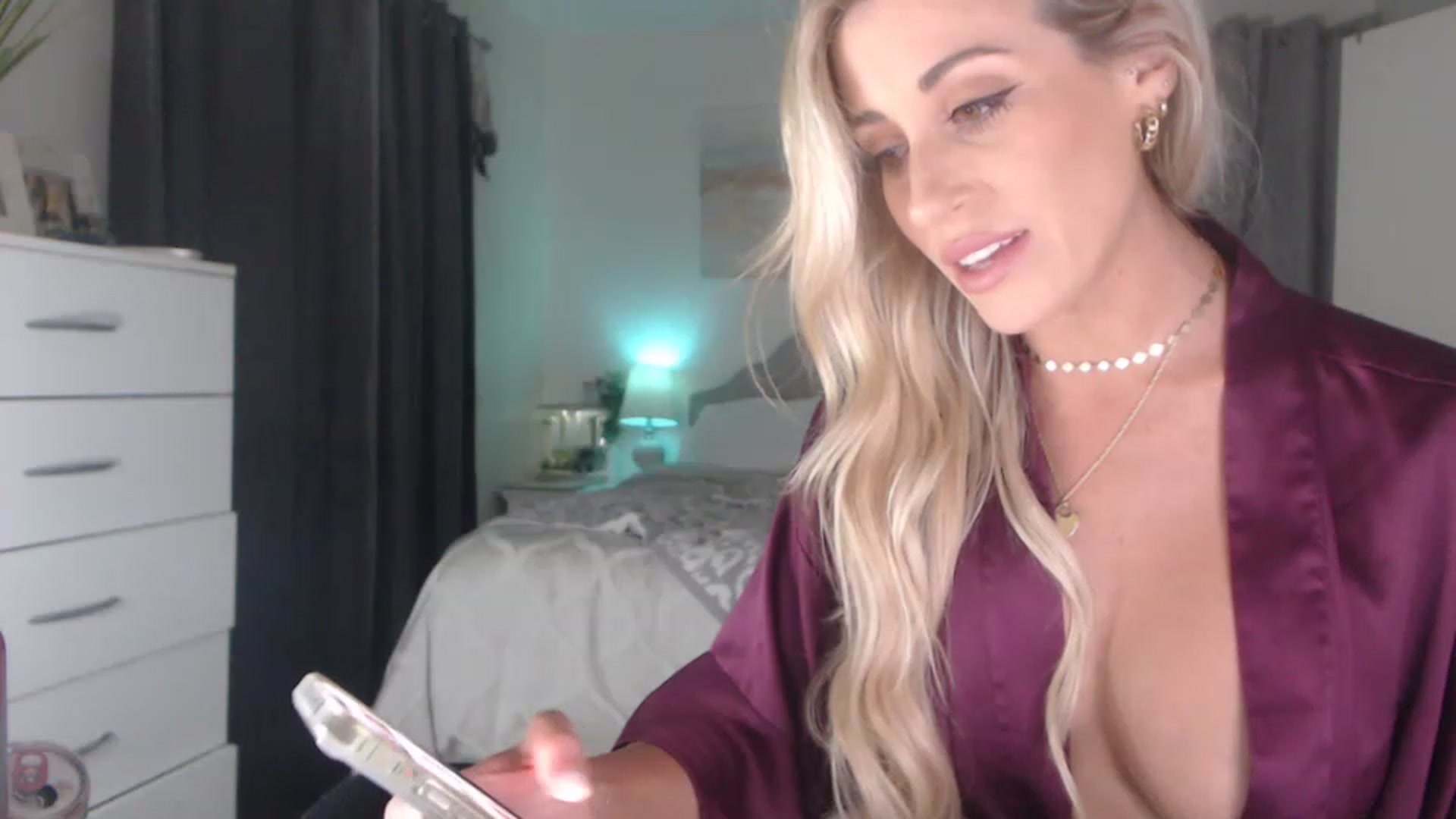 Gallery image thumbnail from Queen_bambii's myfreecams stream on, 05/20/2023, 06:54 image 19 of 20