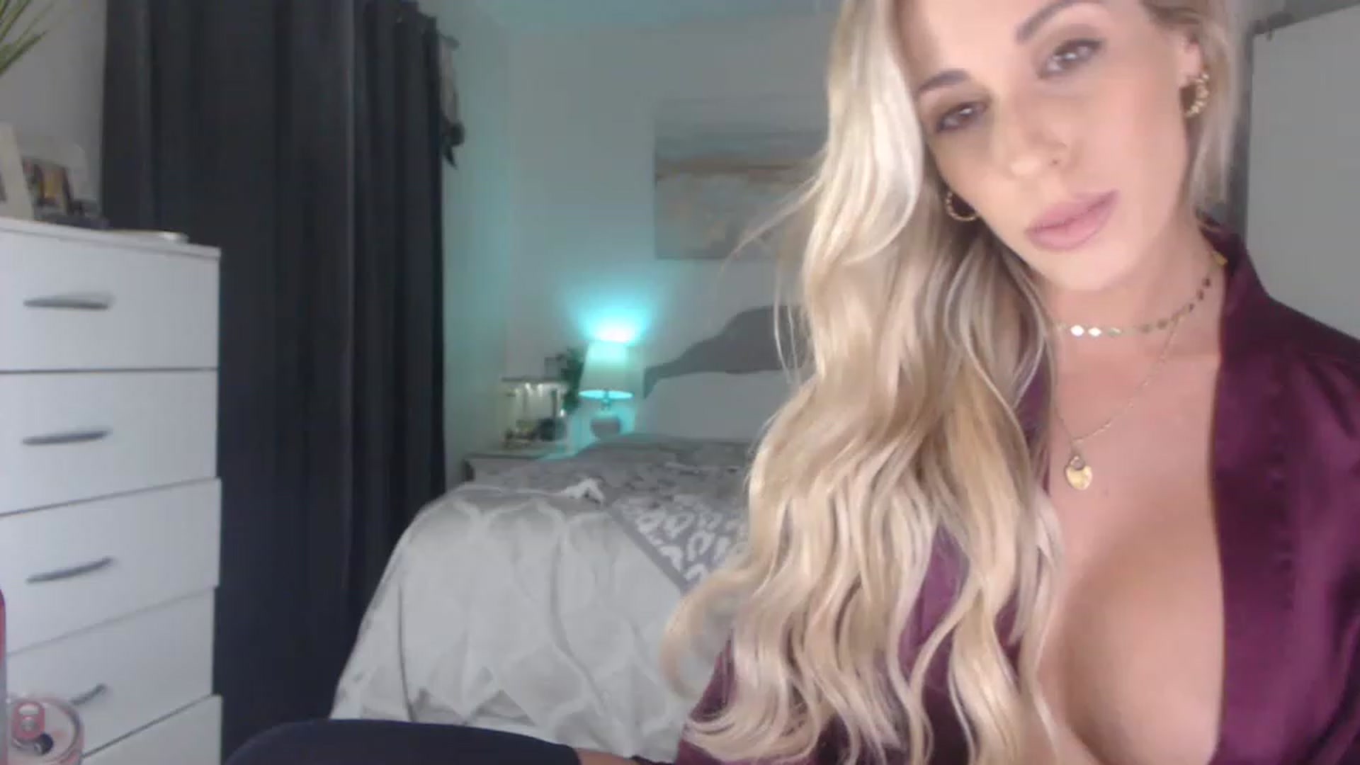 Gallery image thumbnail from Queen_bambii's myfreecams stream on, 05/20/2023, 06:54 image 20 of 20