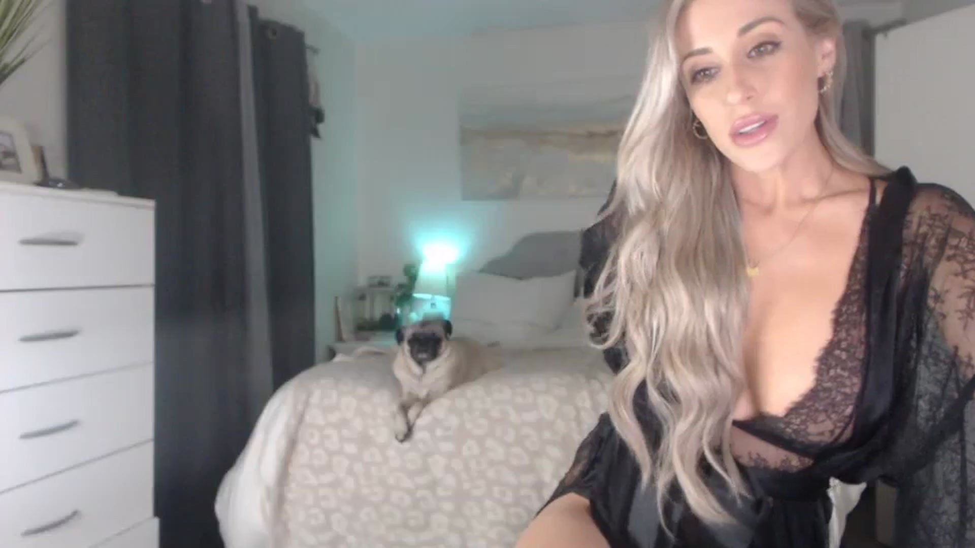 Gallery image thumbnail from Queen_bambii's myfreecams stream on, 06/17/2023, 05:10 image 11 of 20