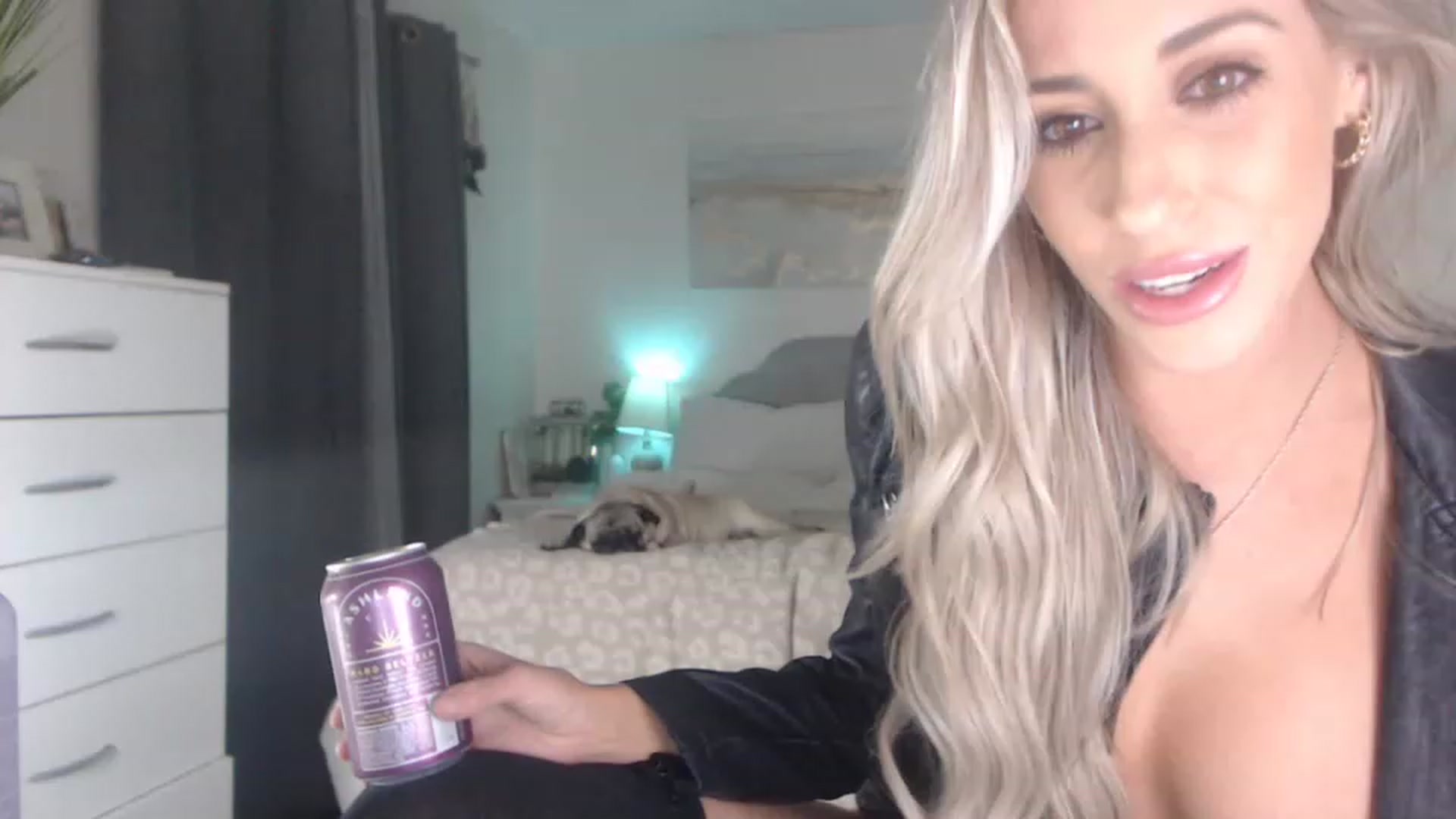 Gallery image thumbnail from Queen_bambii's myfreecams stream on, 06/17/2023, 06:25 image 8 of 20