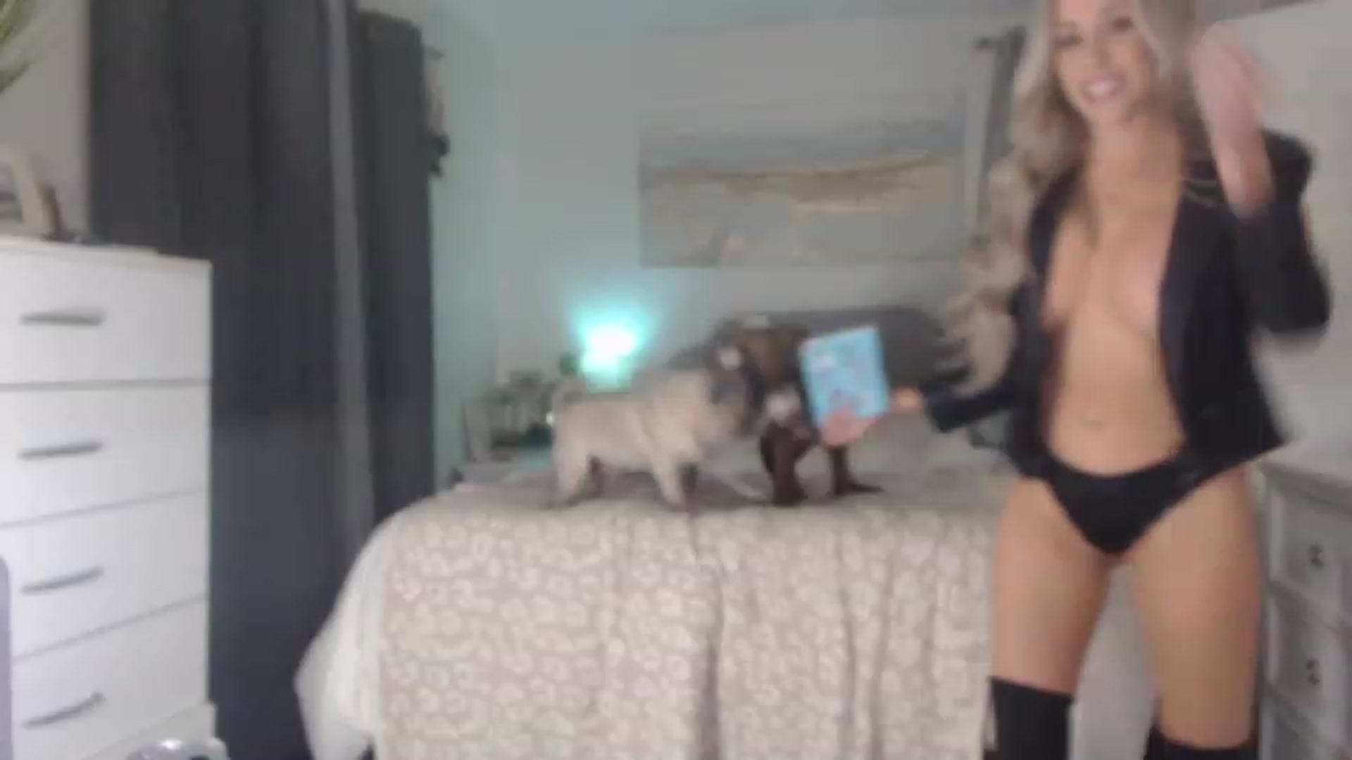 Gallery image thumbnail from Queen_bambii's myfreecams stream on, 06/17/2023, 06:25 image 19 of 20