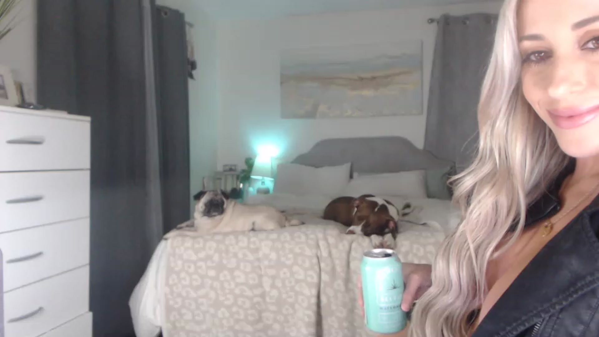 Gallery image thumbnail from Queen_bambii's myfreecams stream on, 06/17/2023, 07:11 image 2 of 20