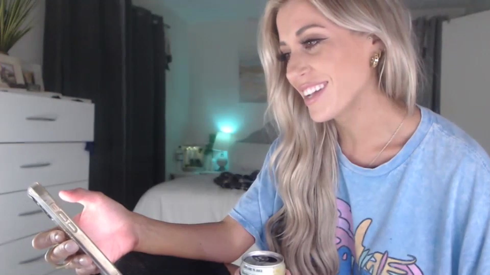 Gallery image thumbnail from Queen_bambii's myfreecams stream on, 06/22/2023, 08:40 image 15 of 20