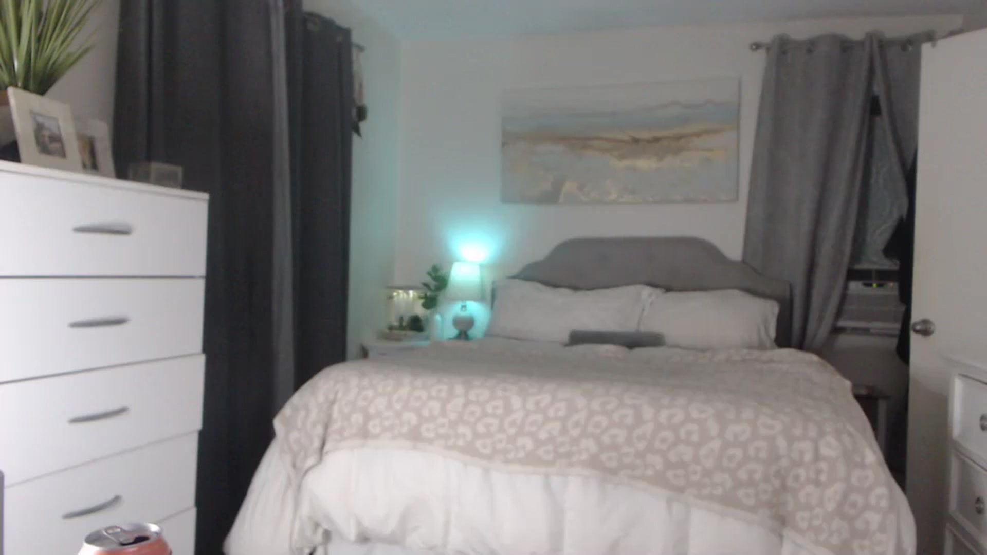Gallery image thumbnail from Queen_bambii's myfreecams stream on, 06/29/2023, 05:50 image 18 of 20