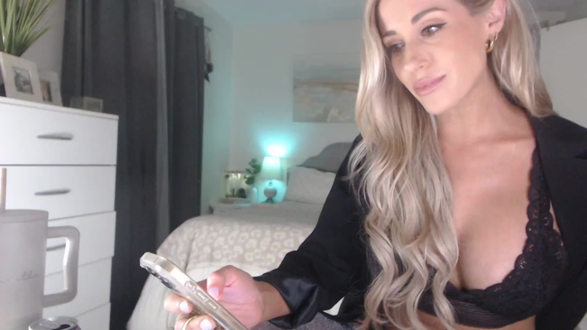 Gallery image thumbnail from Queen_bambii's myfreecams stream on, 06/29/2023, 06:24 image 2 of 20