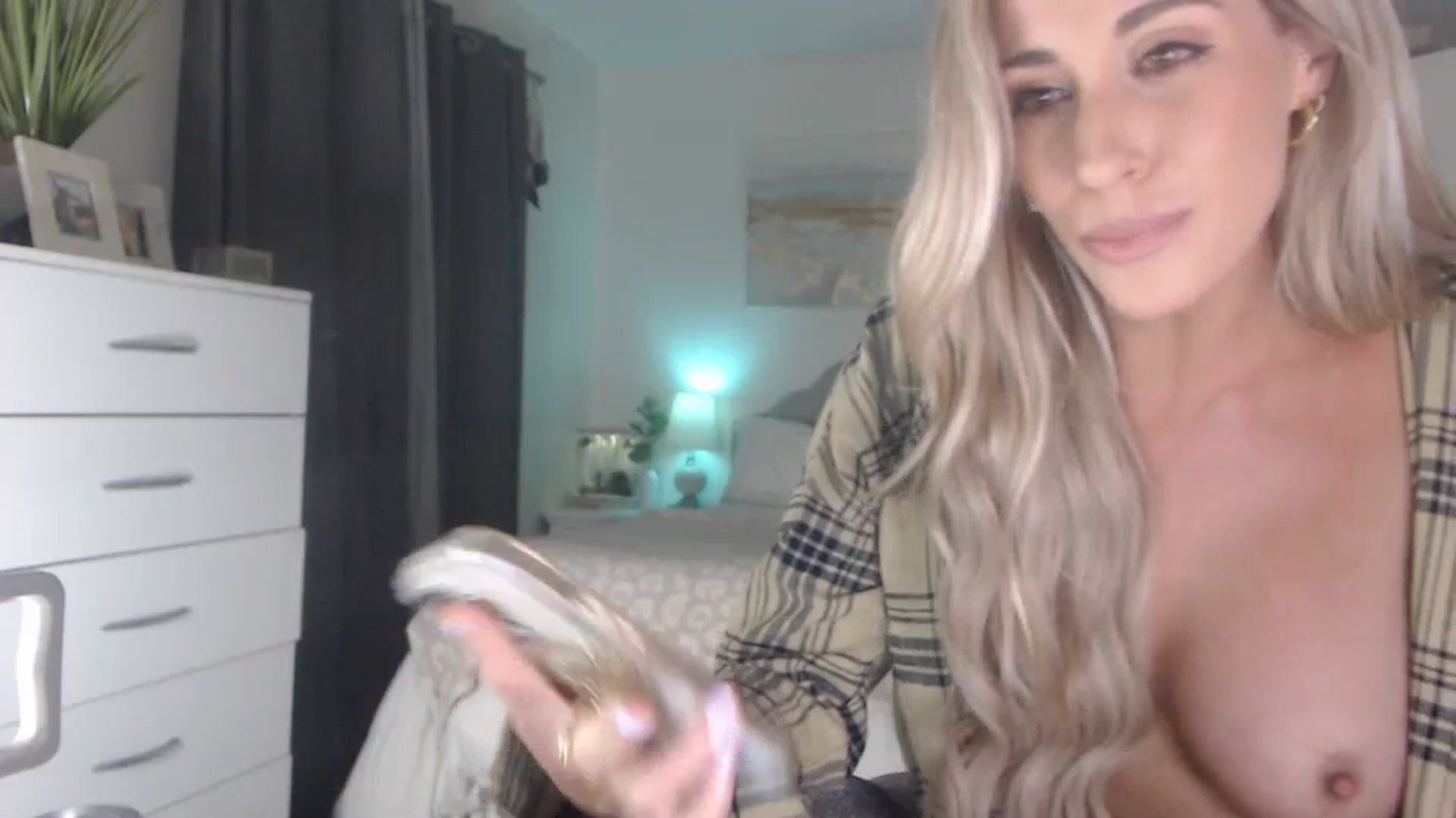 Gallery image thumbnail from Queen_bambii's myfreecams stream on, 06/29/2023, 06:49 image 13 of 20