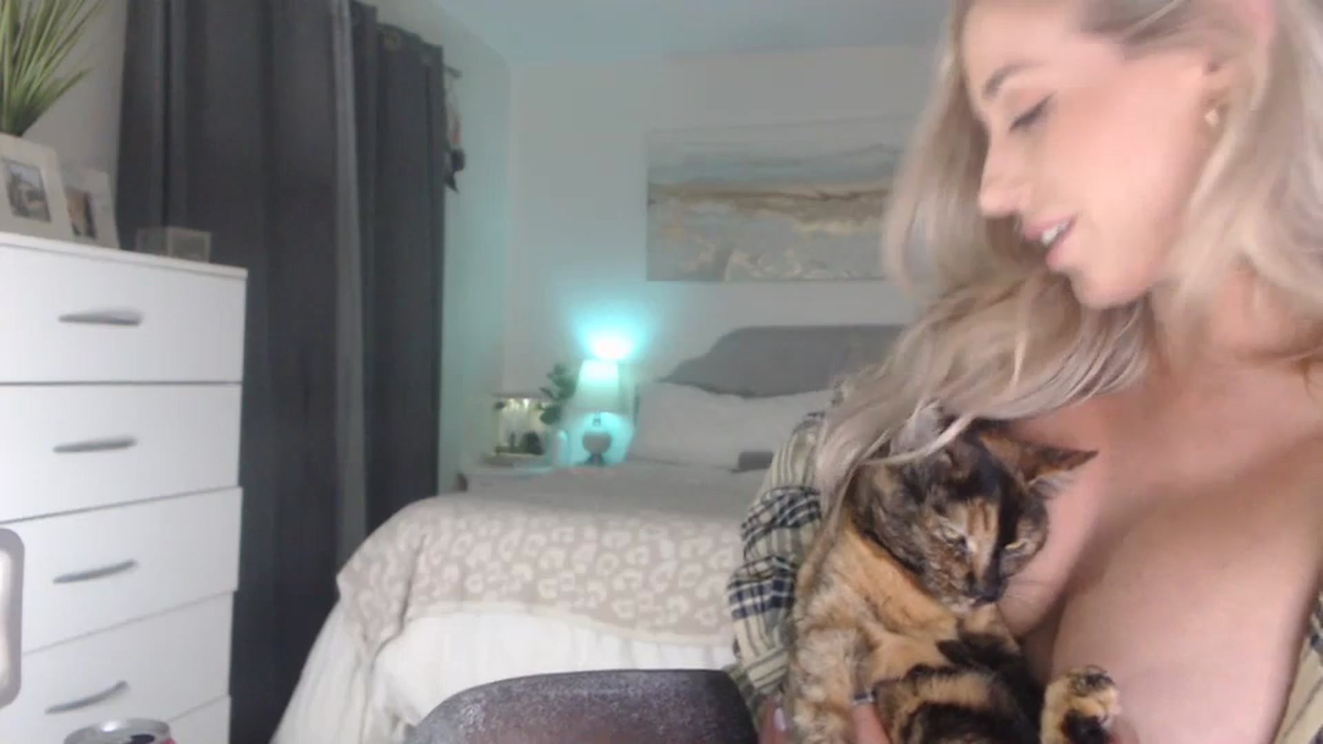 Gallery image thumbnail from Queen_bambii's myfreecams stream on, 06/29/2023, 06:49 image 16 of 20