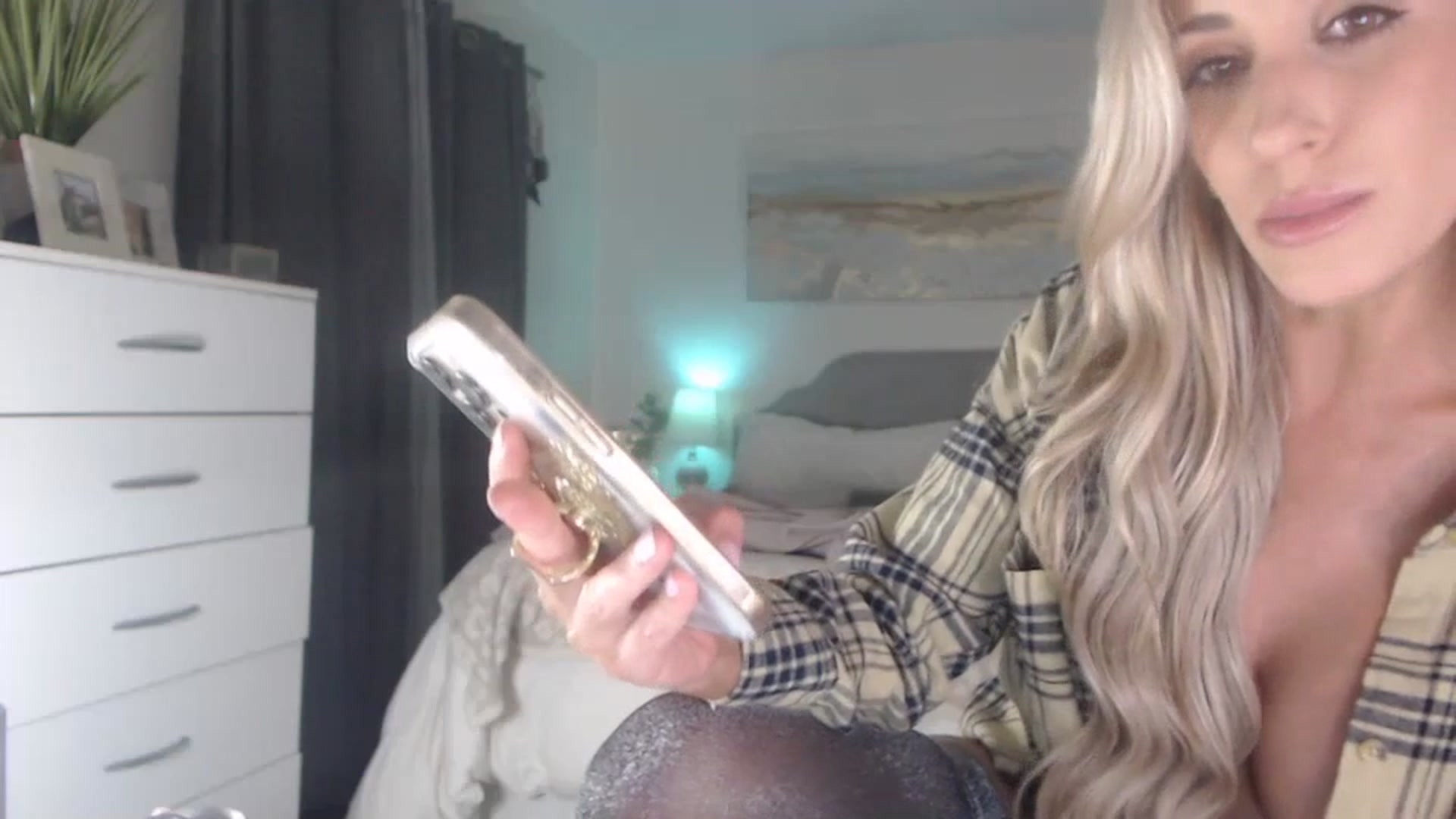 Gallery image thumbnail from Queen_bambii's myfreecams stream on, 06/29/2023, 07:14 image 15 of 20