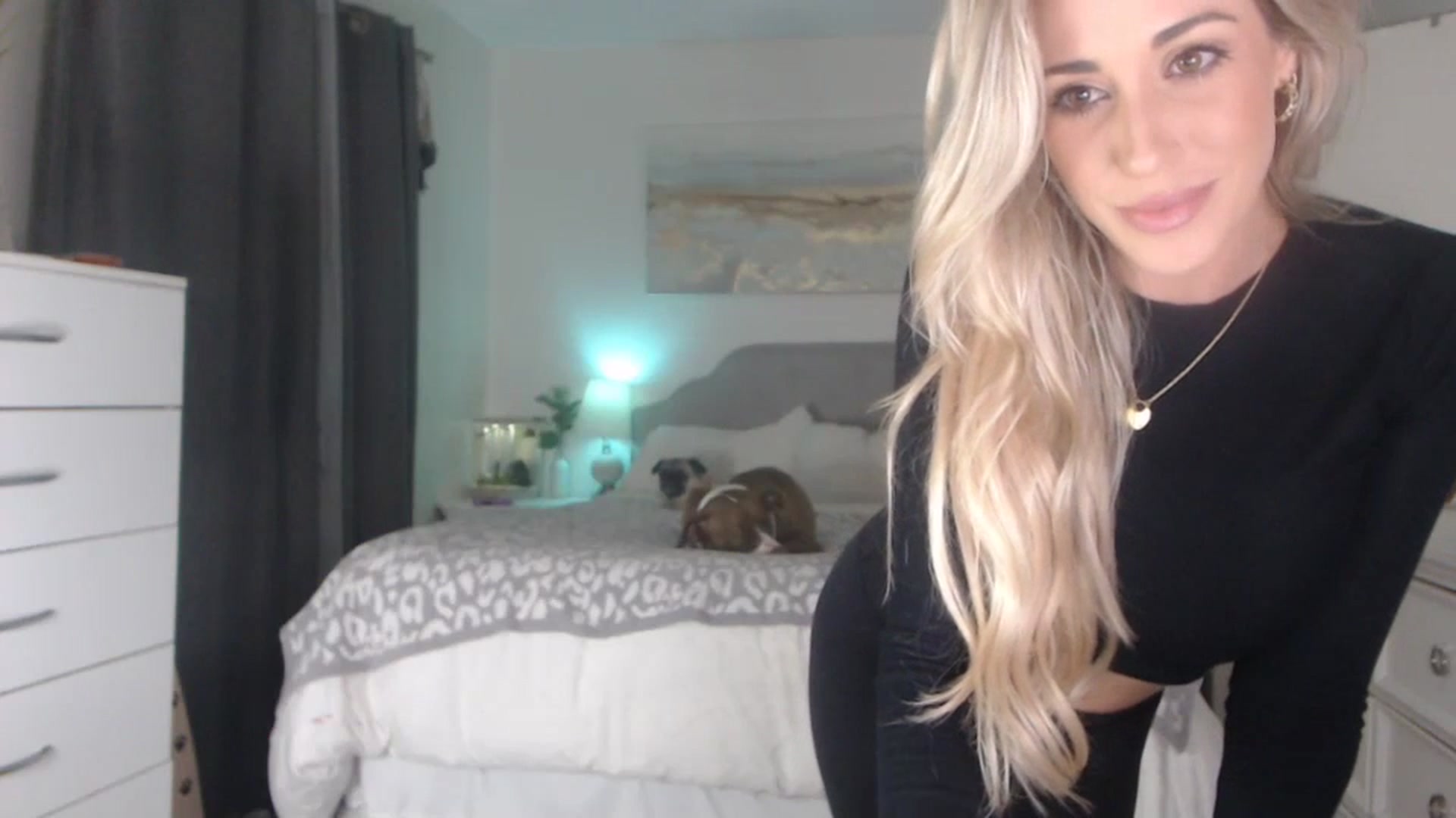 Gallery image thumbnail from Queen_bambii's myfreecams stream on, 07/12/2023, 04:02 image 2 of 20
