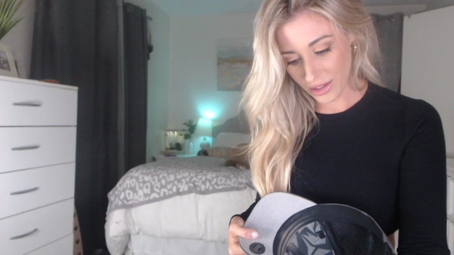 Gallery image thumbnail from Queen_bambii's myfreecams stream on, 07/12/2023, 04:02 image 19 of 20