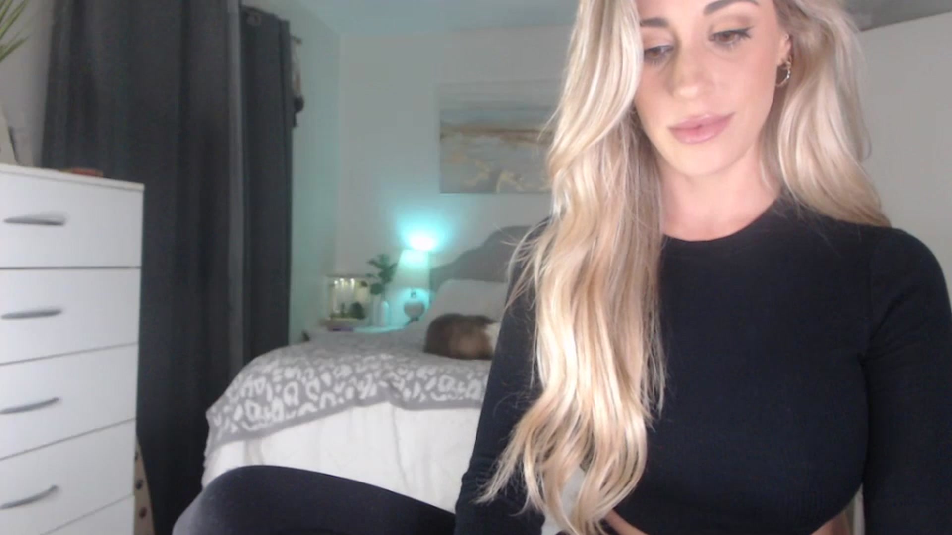 Gallery image thumbnail from Queen_bambii's myfreecams stream on, 07/12/2023, 04:02 image 12 of 20