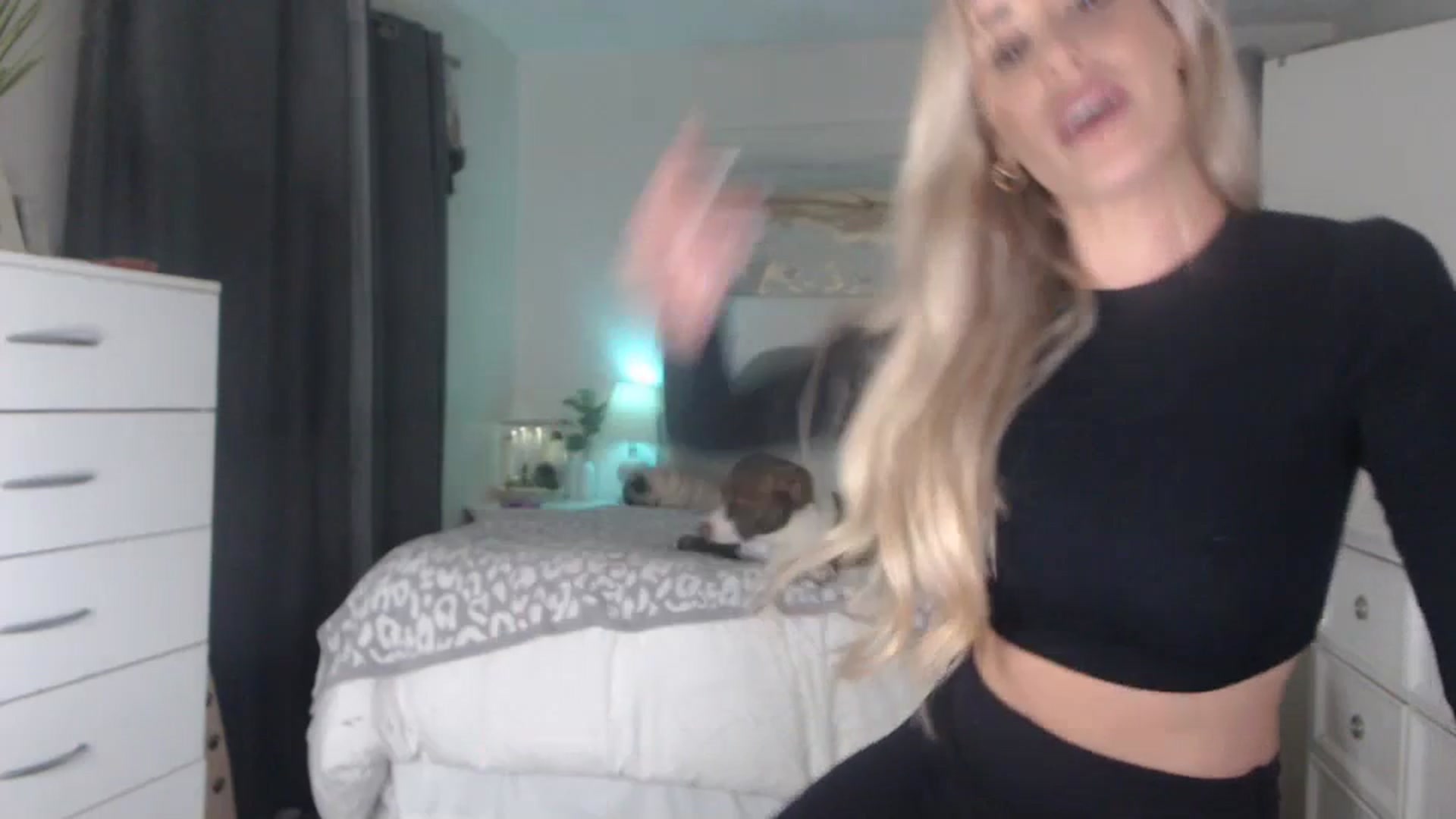 Gallery image thumbnail from Queen_bambii's myfreecams stream on, 07/12/2023, 04:02 image 14 of 20