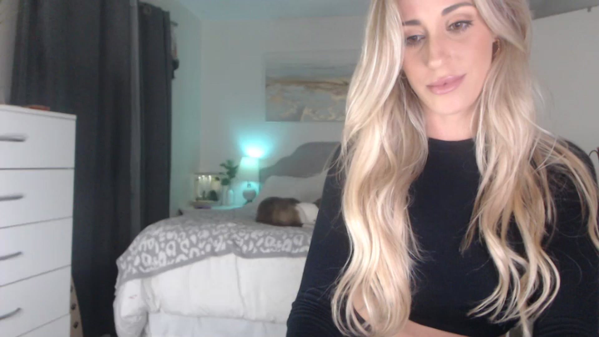 Gallery image thumbnail from Queen_bambii's myfreecams stream on, 07/12/2023, 04:02 image 11 of 20
