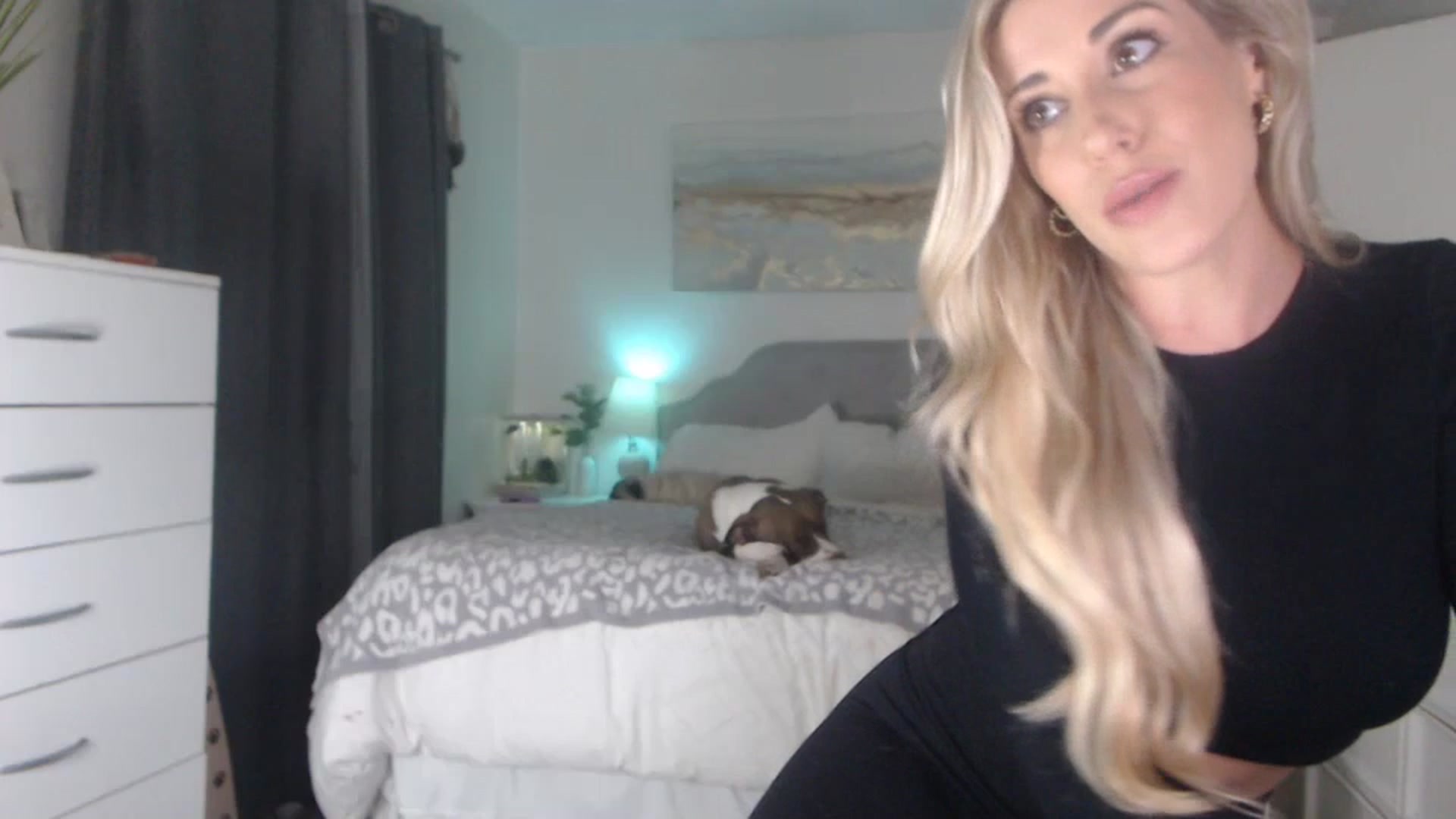 Gallery image thumbnail from Queen_bambii's myfreecams stream on, 07/12/2023, 04:02 image 17 of 20