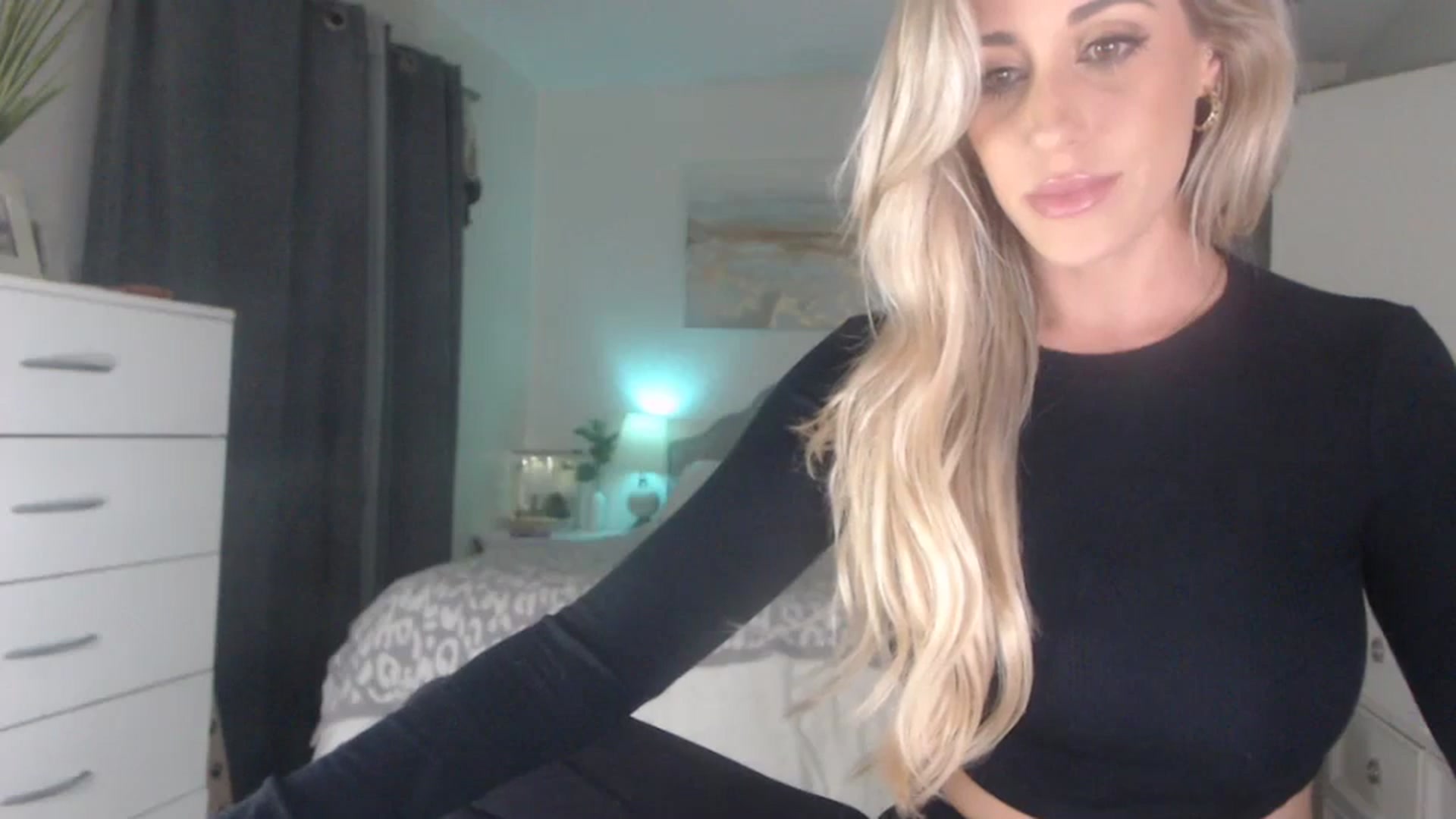Gallery image thumbnail from Queen_bambii's myfreecams stream on, 07/12/2023, 05:25 image 6 of 20