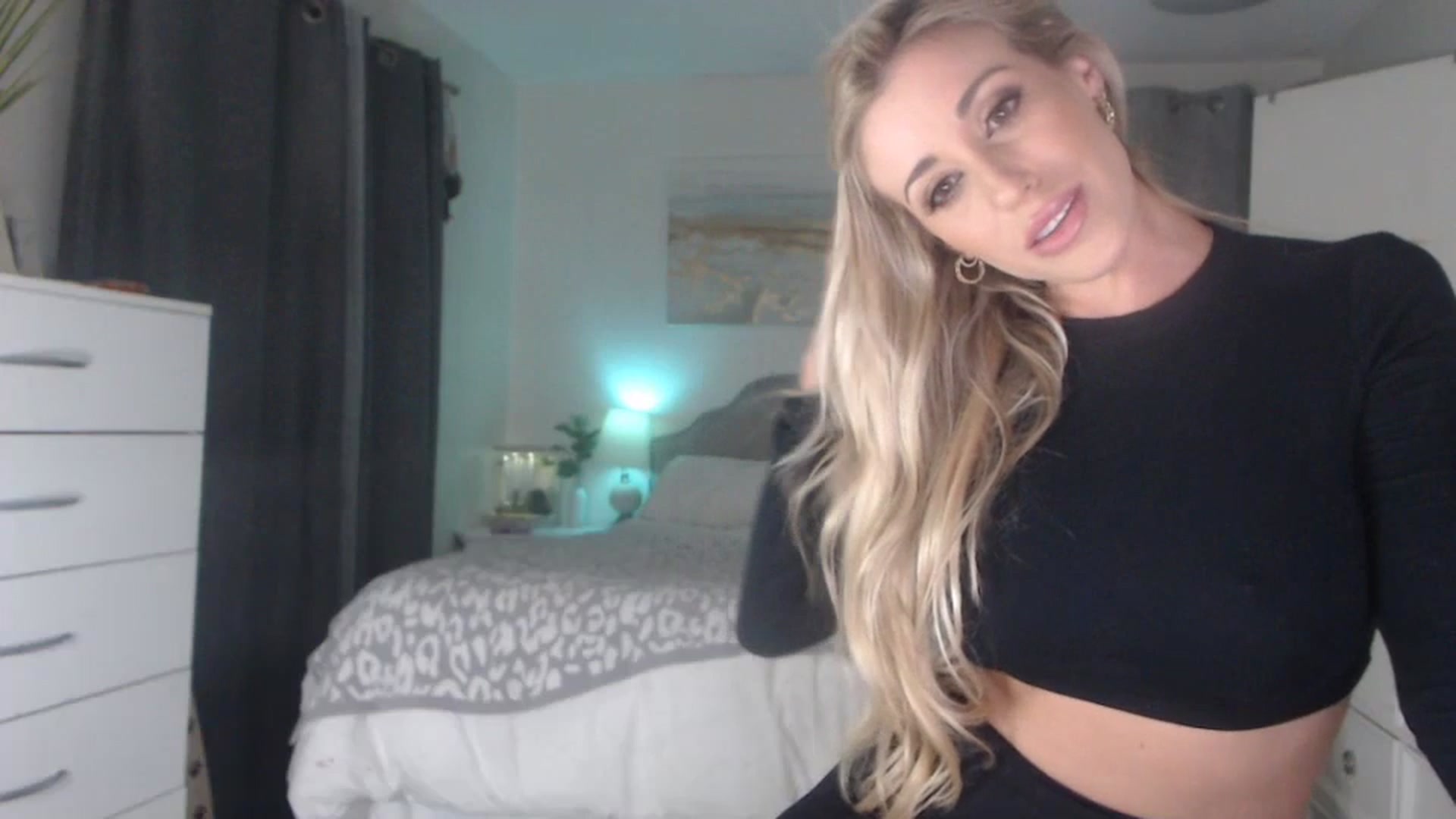 Gallery image thumbnail from Queen_bambii's myfreecams stream on, 07/12/2023, 05:25 image 16 of 20