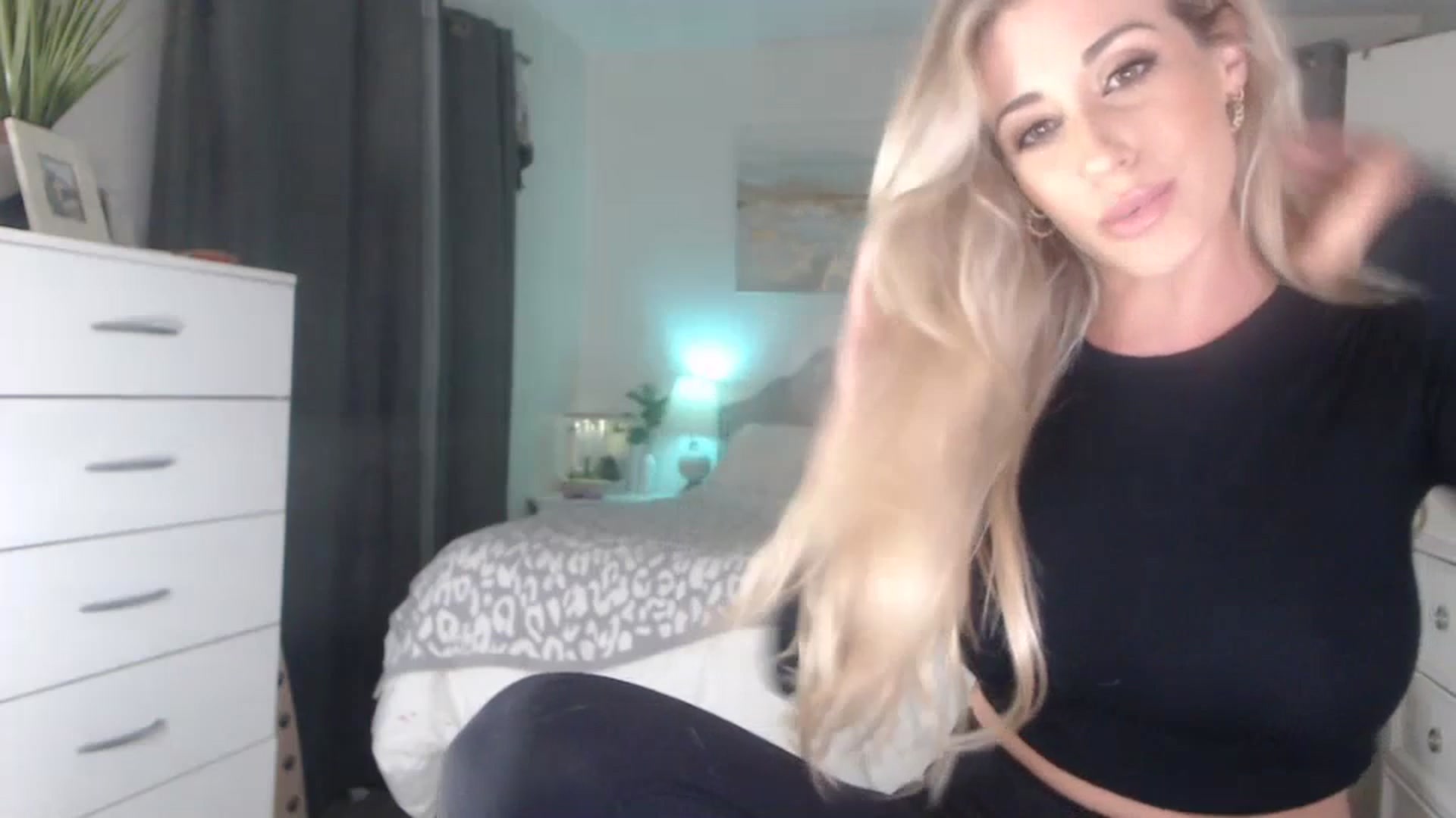 Gallery image thumbnail from Queen_bambii's myfreecams stream on, 07/12/2023, 05:25 image 19 of 20
