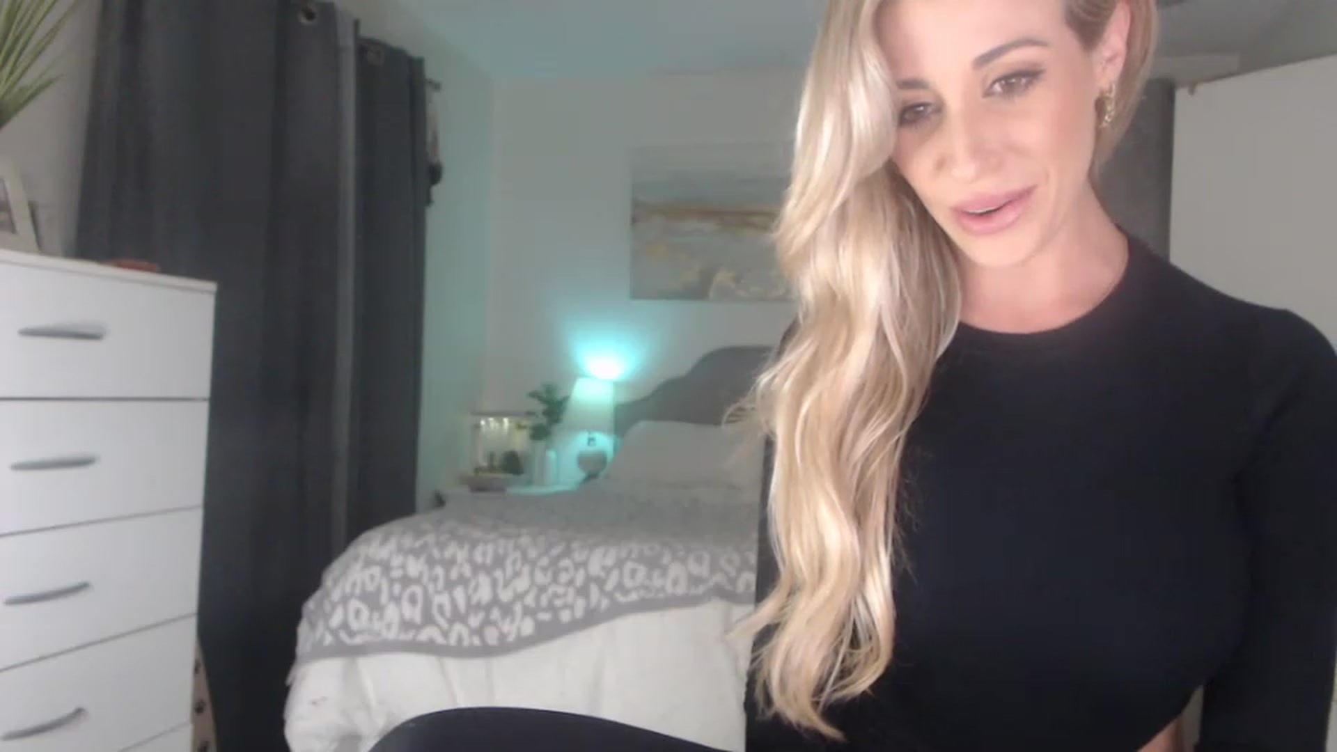Gallery image thumbnail from Queen_bambii's myfreecams stream on, 07/12/2023, 05:55 image 14 of 20