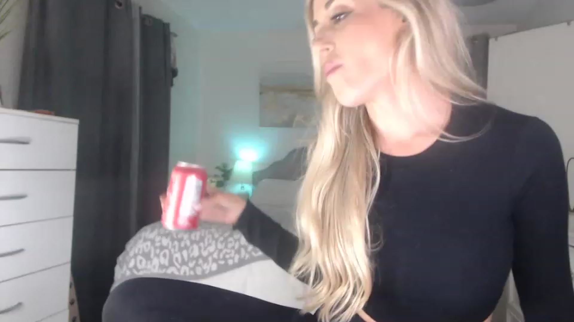 Gallery image thumbnail from Queen_bambii's myfreecams stream on, 07/12/2023, 05:55 image 5 of 20