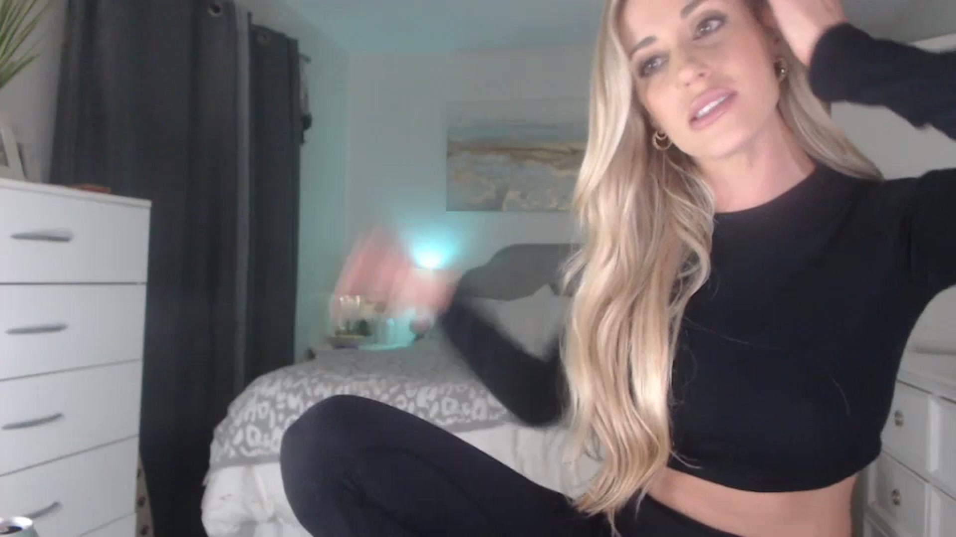 Gallery image thumbnail from Queen_bambii's myfreecams stream on, 07/12/2023, 06:38 image 9 of 20