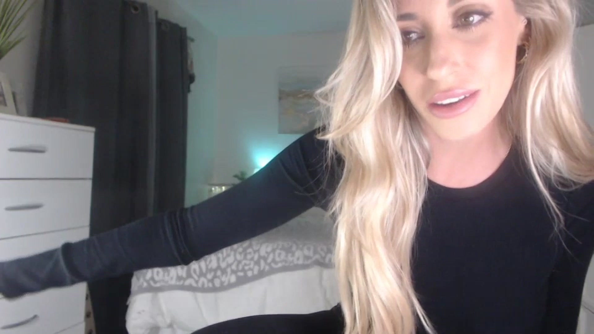 Gallery image thumbnail from Queen_bambii's myfreecams stream on, 07/12/2023, 06:38 image 4 of 20
