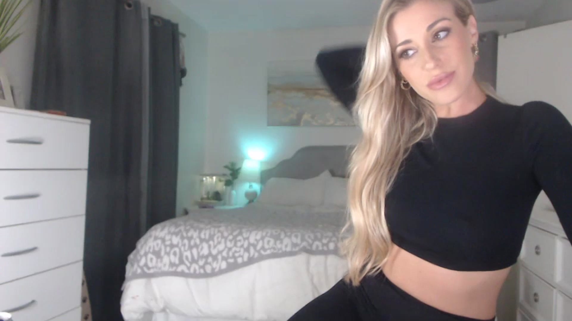 Gallery image thumbnail from Queen_bambii's myfreecams stream on, 07/12/2023, 06:38 image 8 of 20