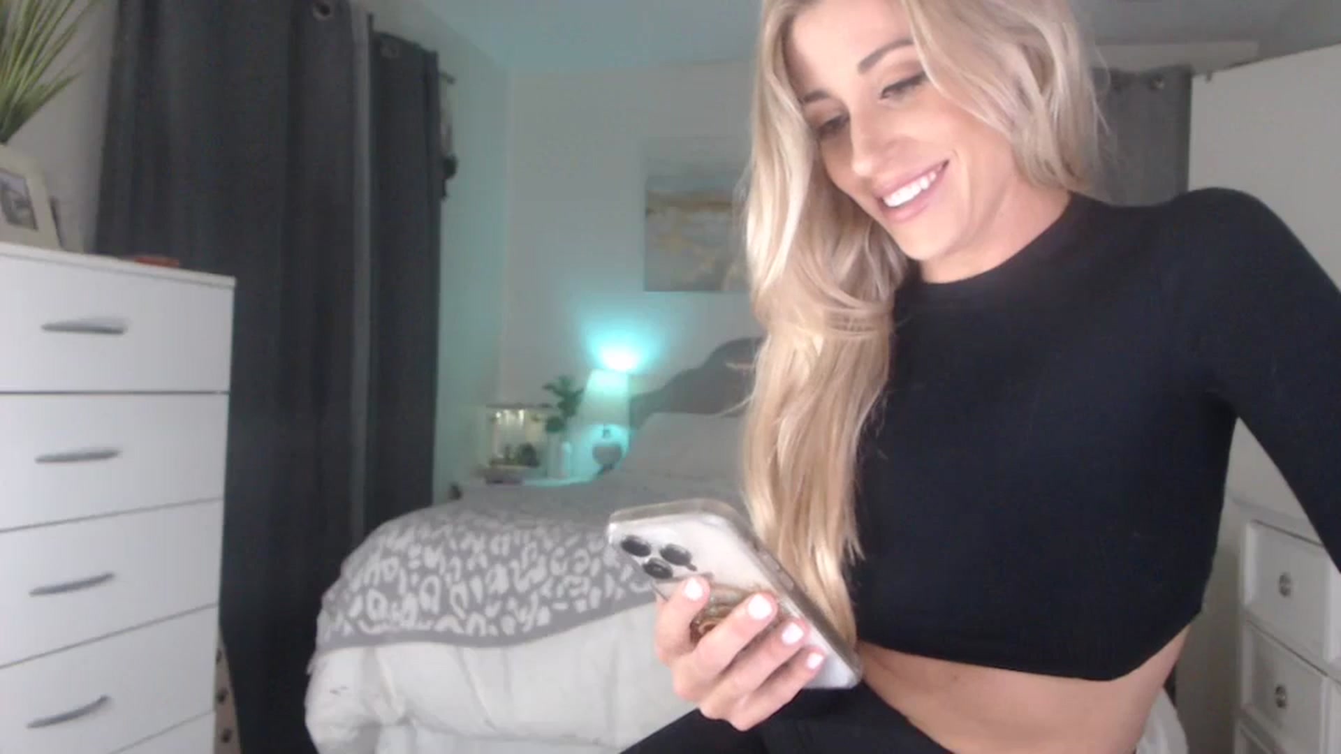 Gallery image thumbnail from Queen_bambii's myfreecams stream on, 07/12/2023, 06:38 image 15 of 20