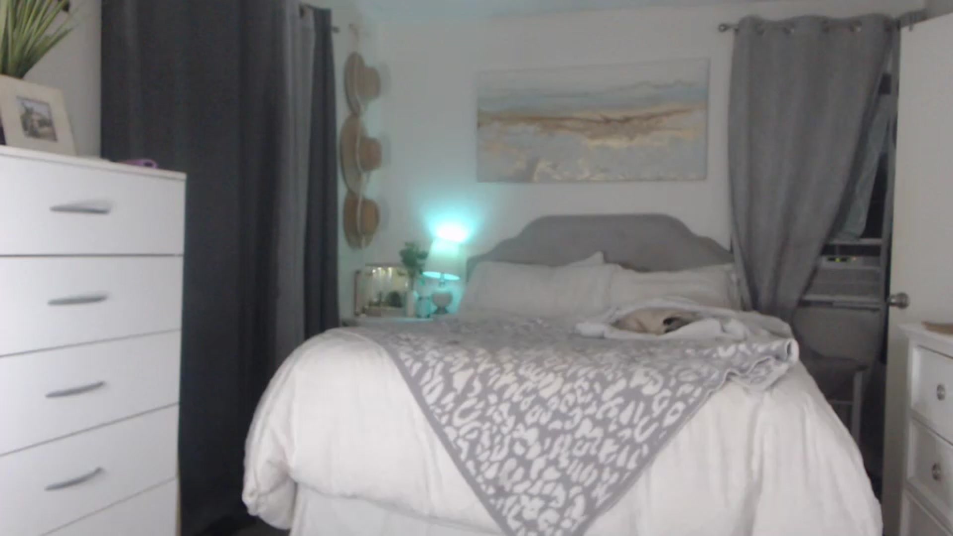 Gallery image thumbnail from Queen_bambii's myfreecams stream on, 07/19/2023, 05:19 image 16 of 20
