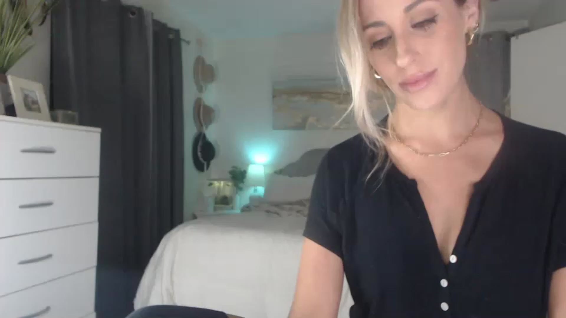 Gallery image thumbnail from Queen_bambii's myfreecams stream on, 08/04/2023, 08:51 image 20 of 20