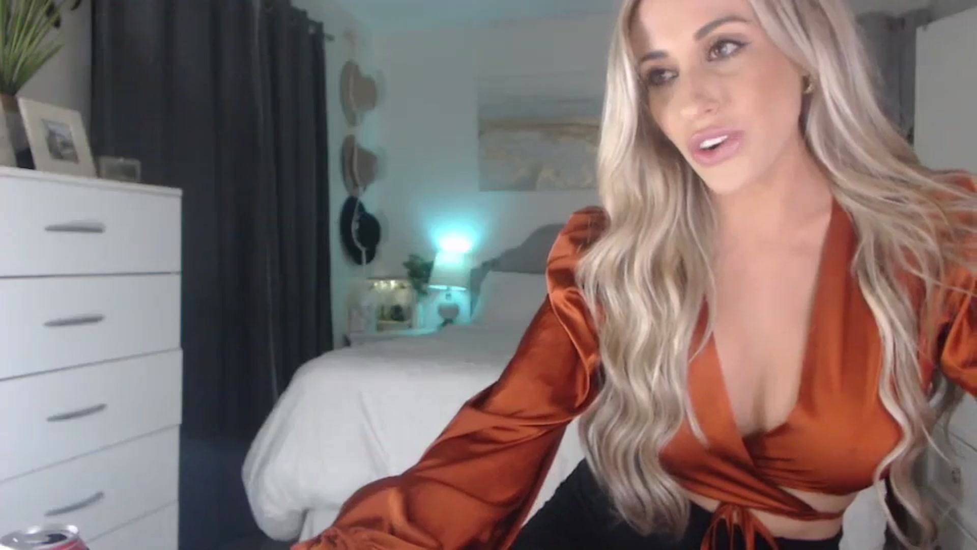 Gallery image thumbnail from Queen_bambii's myfreecams stream on, 08/06/2023, 05:21 image 15 of 20