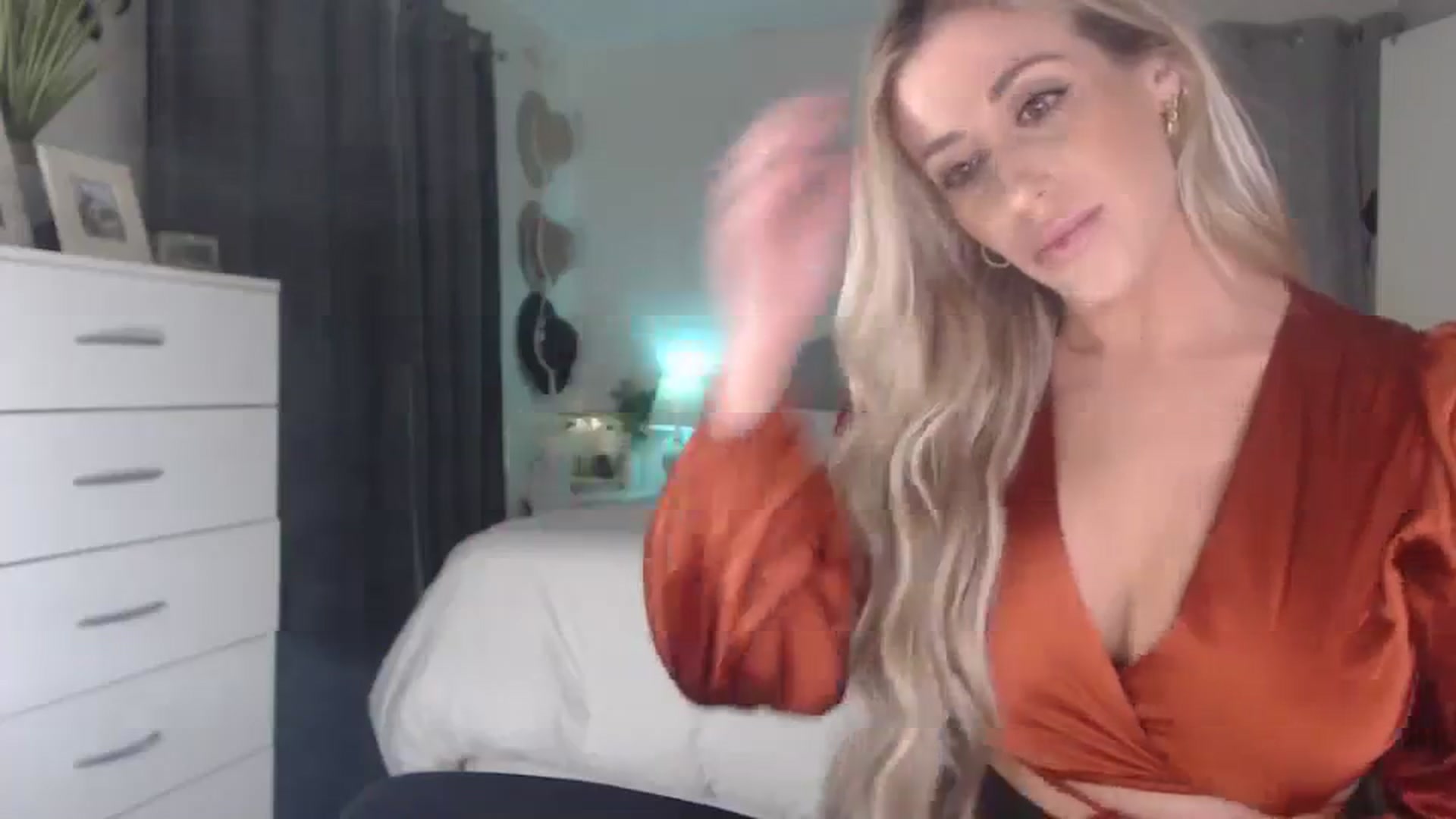 Gallery image thumbnail from Queen_bambii's myfreecams stream on, 08/06/2023, 05:21 image 11 of 20