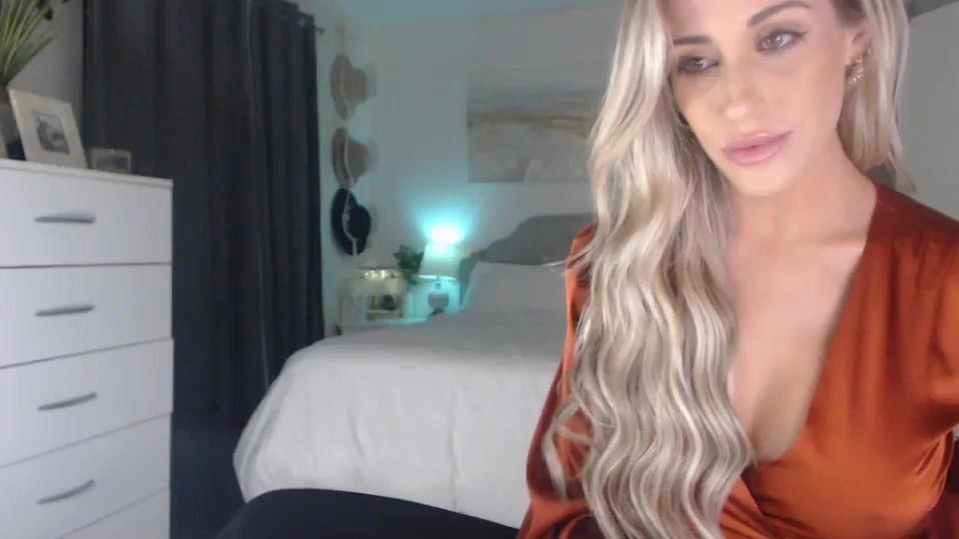 Gallery image thumbnail from Queen_bambii's myfreecams stream on, 08/06/2023, 05:21 image 3 of 20