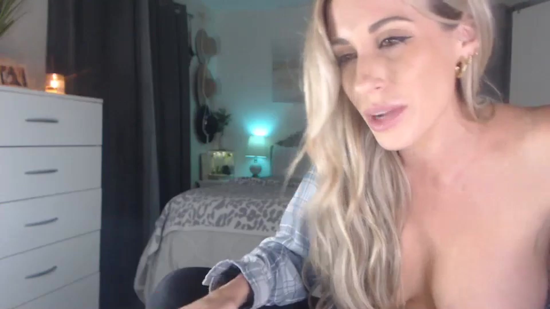 Gallery image thumbnail from Queen_bambii's myfreecams stream on, 08/25/2023, 08:14 image 20 of 20