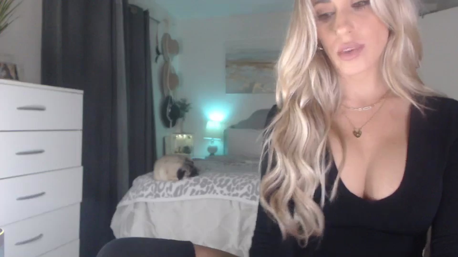 Gallery image thumbnail from Queen_bambii's myfreecams stream on, 08/27/2023, 04:44 image 20 of 20