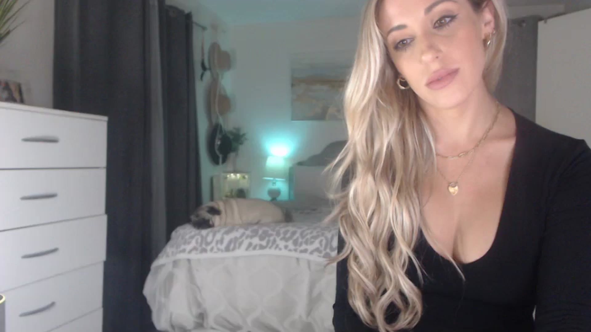 Gallery image thumbnail from Queen_bambii's myfreecams stream on, 08/27/2023, 04:44 image 15 of 20