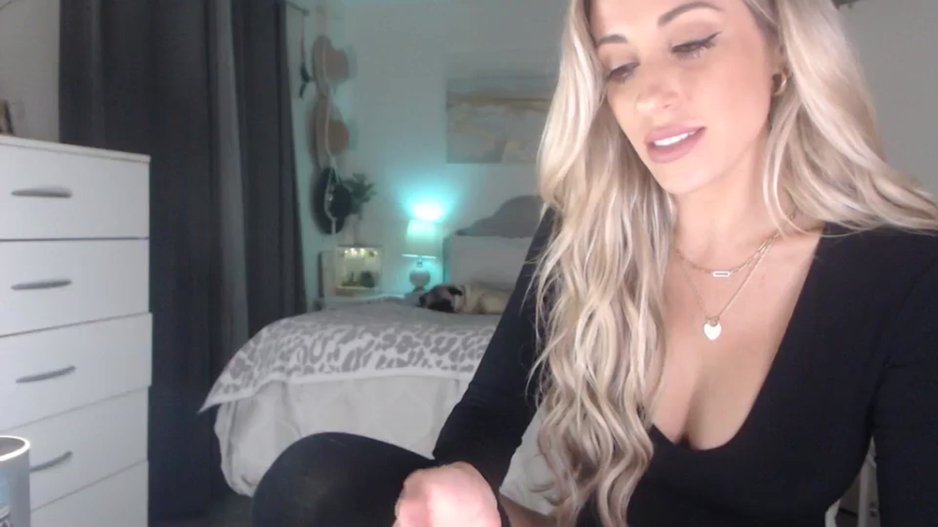Gallery image thumbnail from Queen_bambii's myfreecams stream on, 08/27/2023, 04:44 image 2 of 20