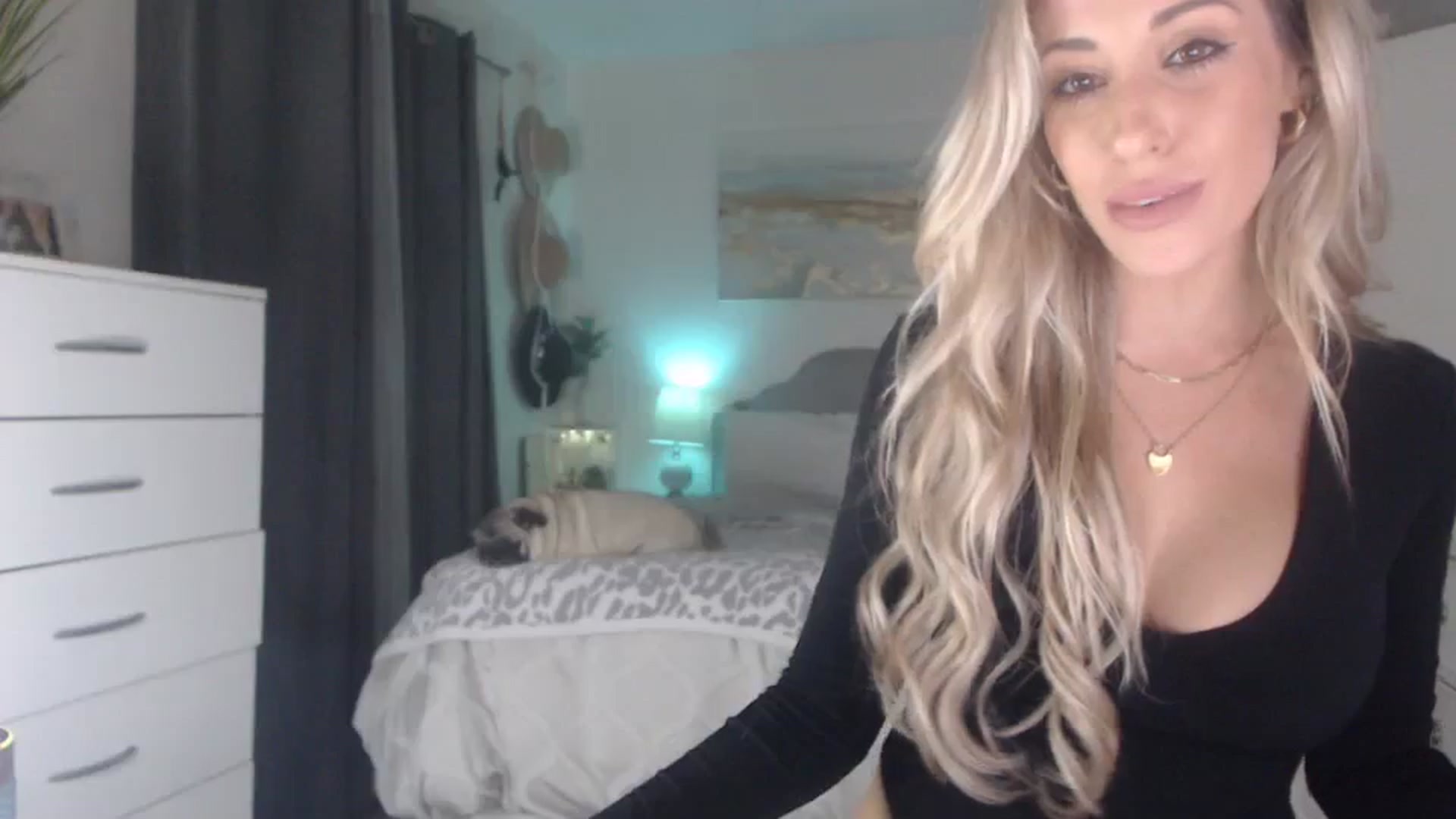 Gallery image thumbnail from Queen_bambii's myfreecams stream on, 08/27/2023, 04:44 image 14 of 20
