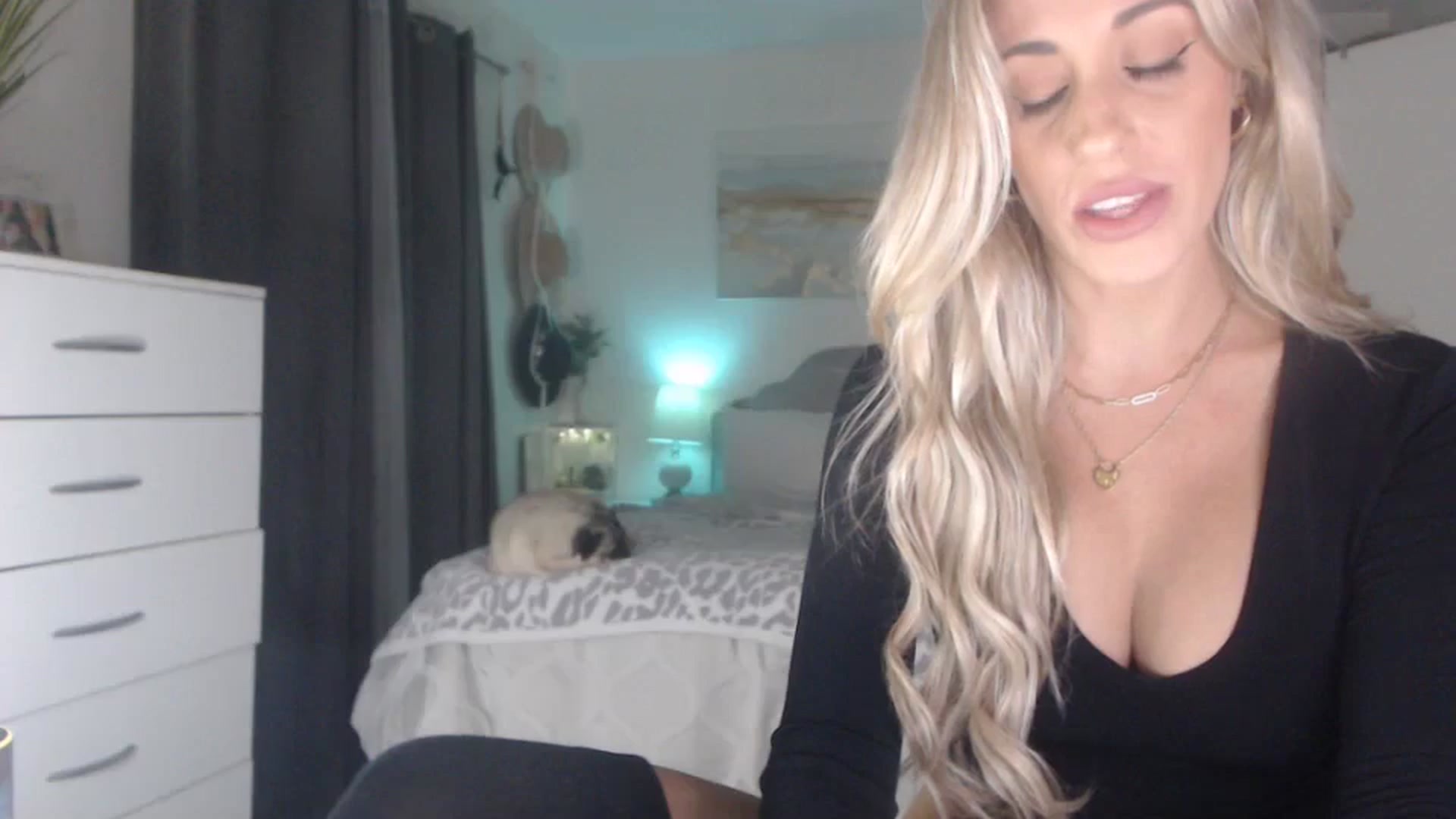 Gallery image thumbnail from Queen_bambii's myfreecams stream on, 08/27/2023, 04:44 image 18 of 20