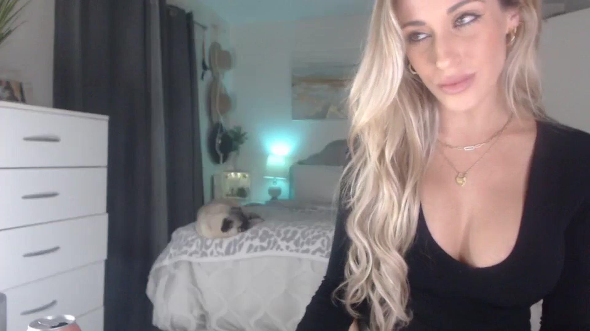 Gallery image thumbnail from Queen_bambii's myfreecams stream on, 08/27/2023, 06:09 image 2 of 20