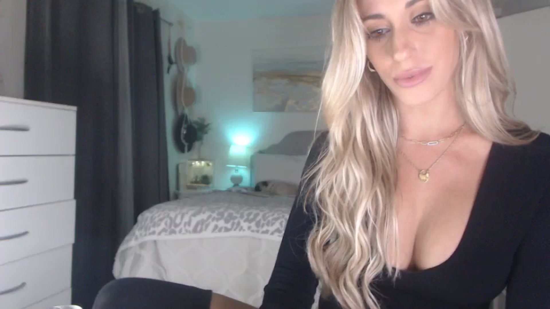 Gallery image thumbnail from Queen_bambii's myfreecams stream on, 08/27/2023, 08:08 image 5 of 20