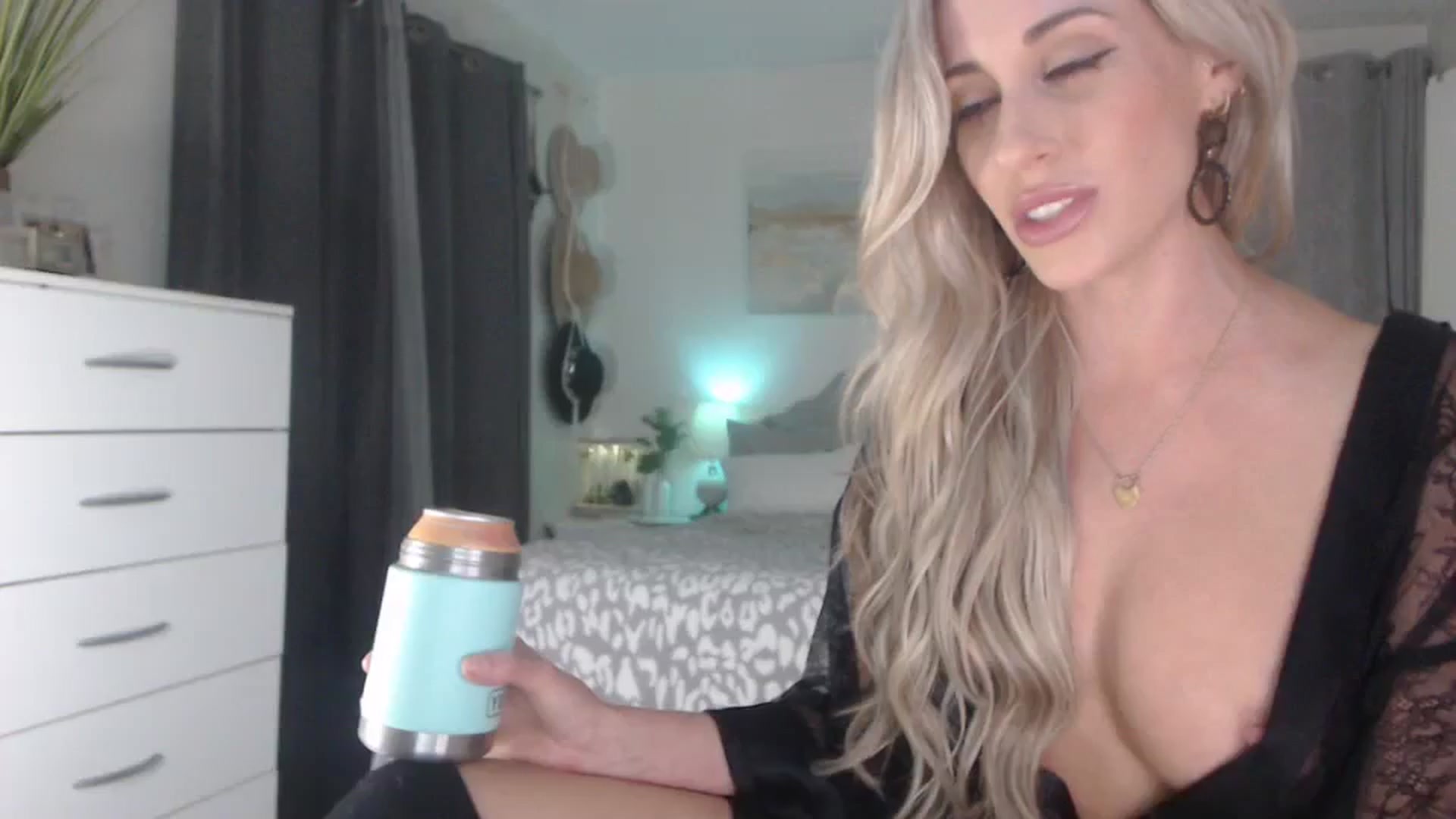 Gallery image thumbnail from Queen_bambii's myfreecams stream on, 08/30/2023, 07:43 image 20 of 20
