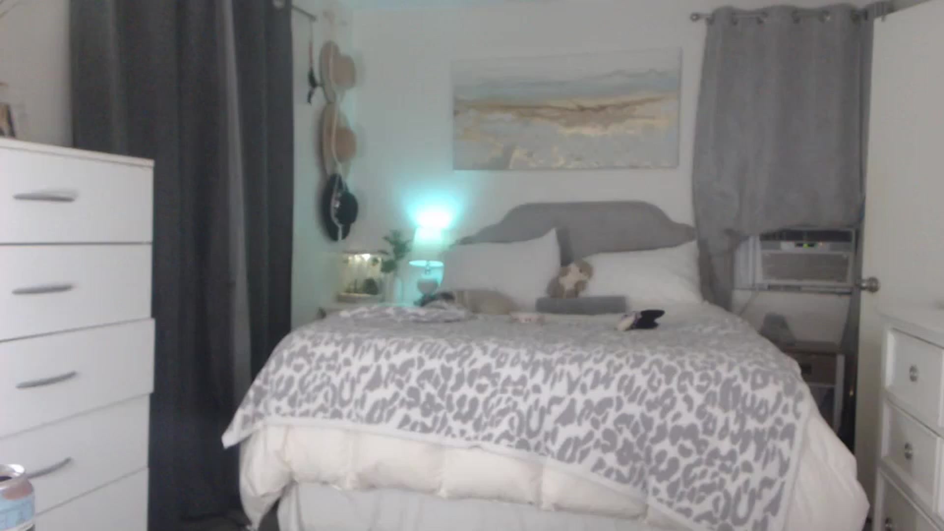 Gallery image thumbnail from Queen_bambii's myfreecams stream on, 09/04/2023, 06:08 image 10 of 20