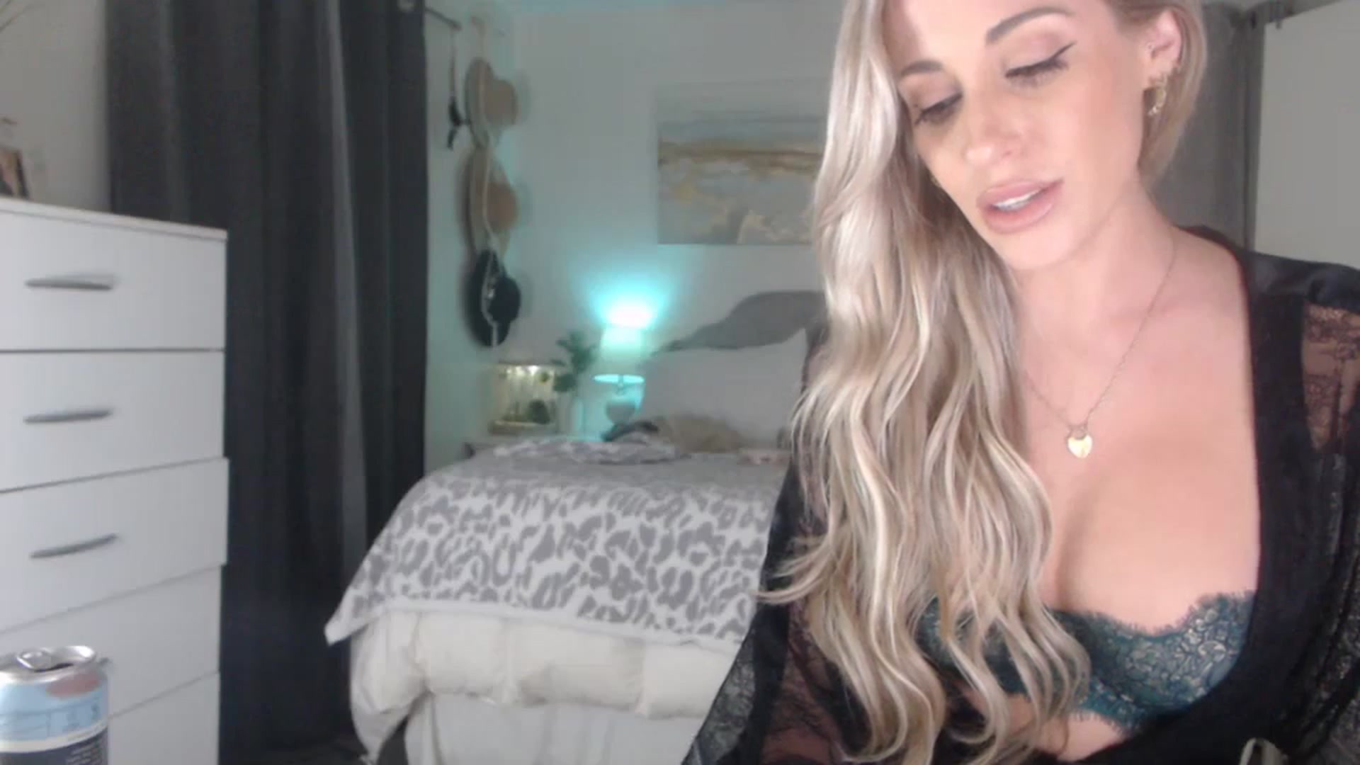 Gallery image thumbnail from Queen_bambii's myfreecams stream on, 09/04/2023, 06:08 image 12 of 20
